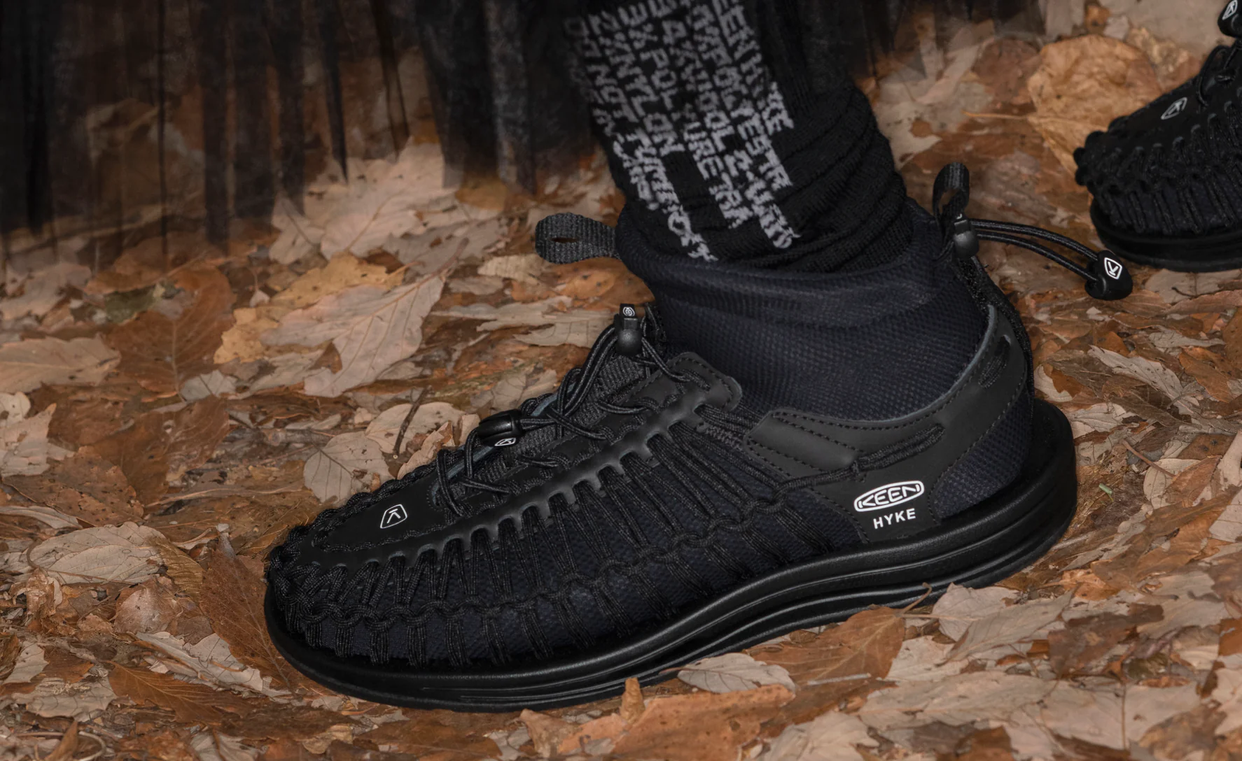 Women's UNEEK High Top x HYKE  |  HYKE Black