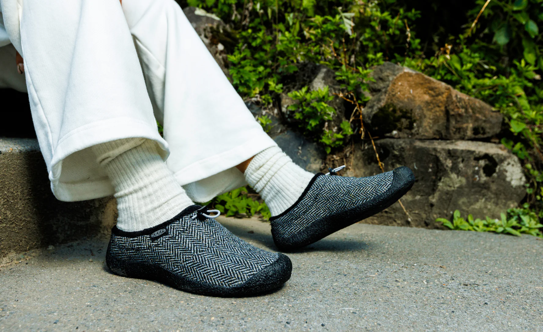 Women's Howser III Slide  |  Black/Alloy