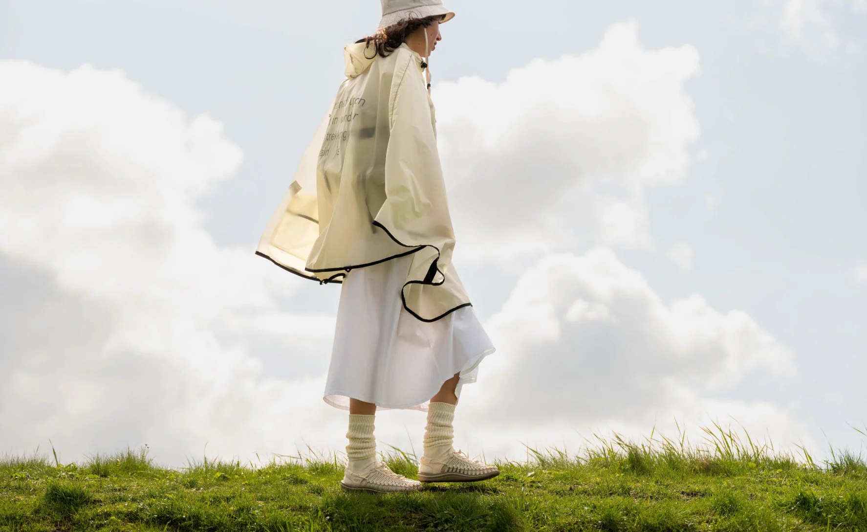 Women's UNEEK Sneaker  |  Safari/Safari