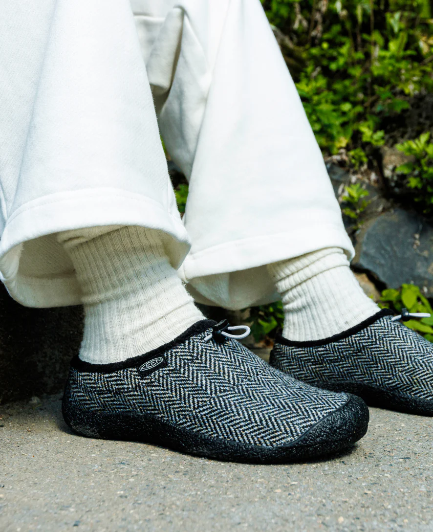 Women's Howser III Slide  |  Black/Alloy