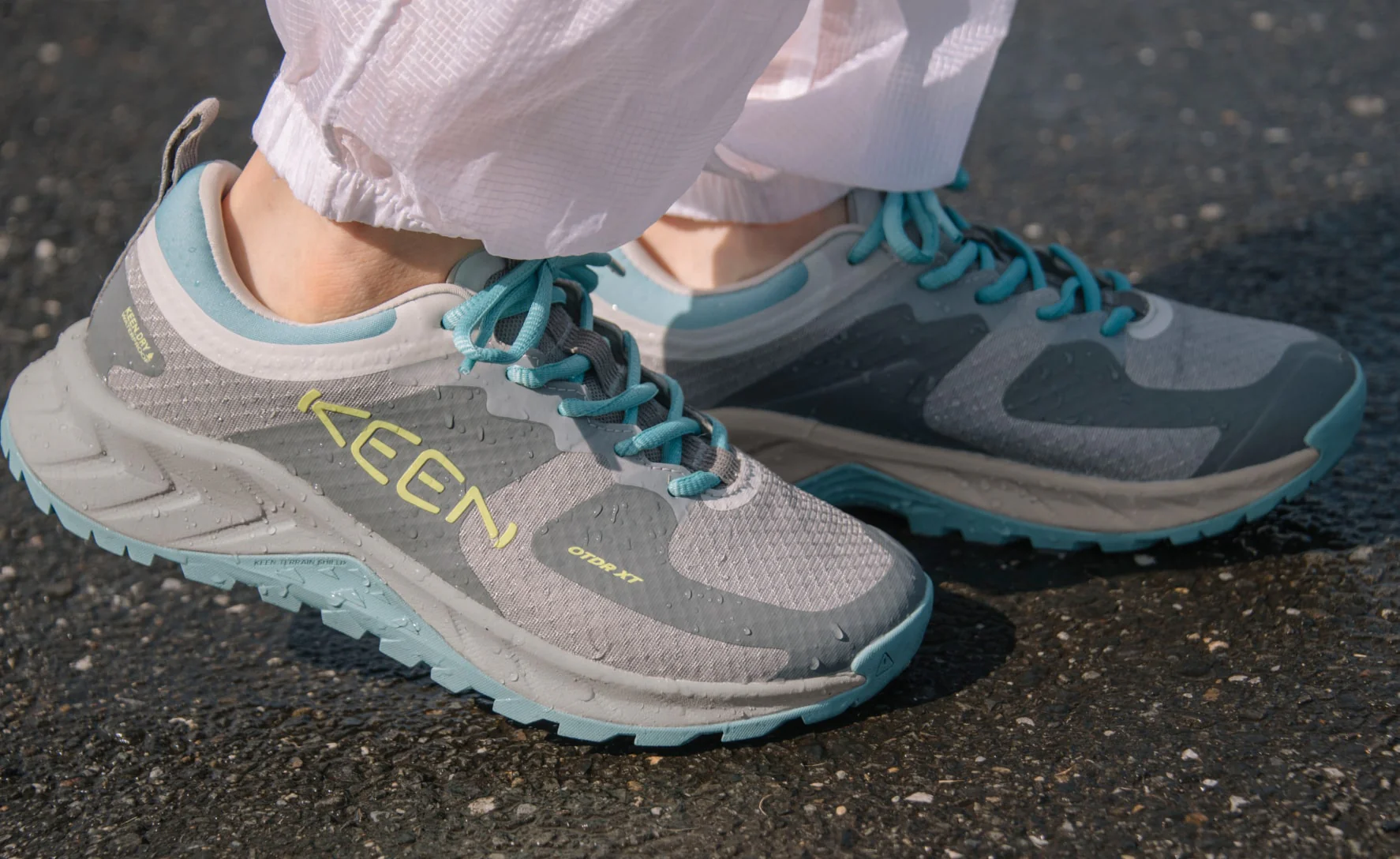 Women's Versacore Waterproof Shoe  |  Alloy/Evening Primrose