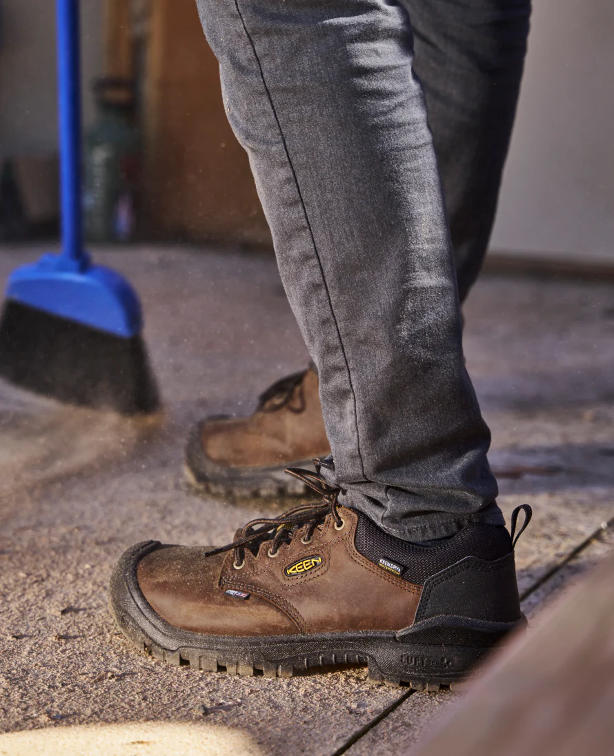 Men's Independence Oxford Waterproof Shoe (Carbon Toe)  |  Dark Earth/Black