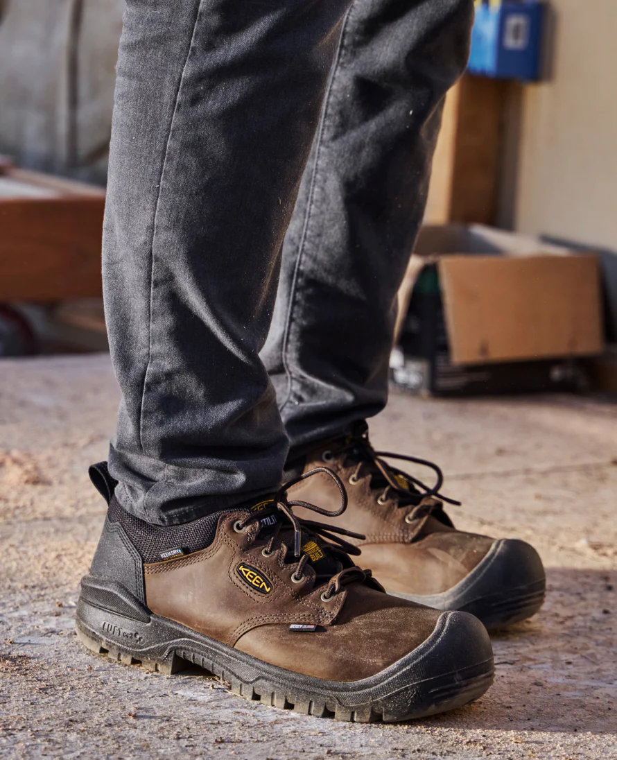 Men's Independence Oxford Waterproof Shoe (Carbon Toe)  |  Dark Earth/Black