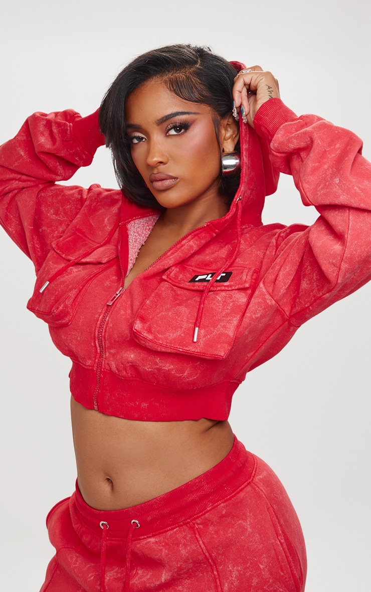 PRETTYLITTLETHING Shape Washed Red Shape Cargo Cropped Hoodie