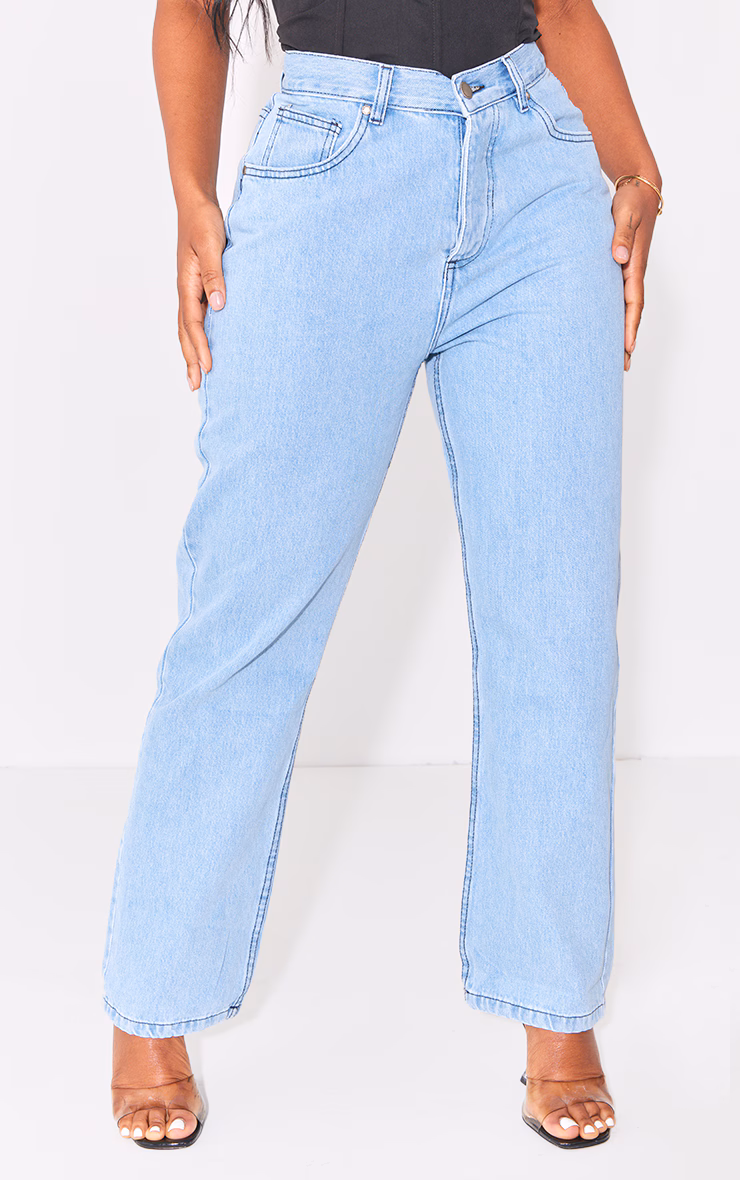 PRETTYLITTLETHING Shape Vintage V Front Waistband Straight Leg Jeans