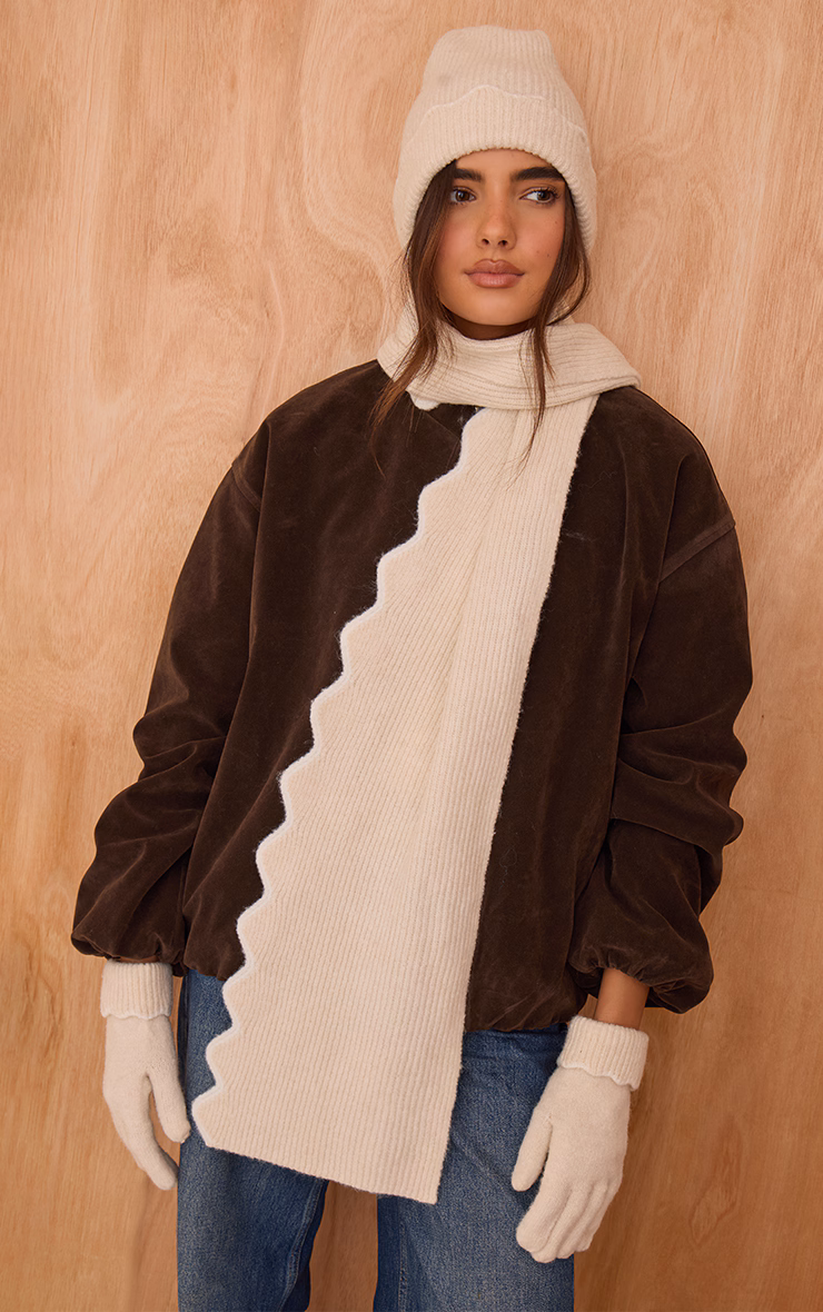 Oatmeal With Cream Scalloped Trim Scarf