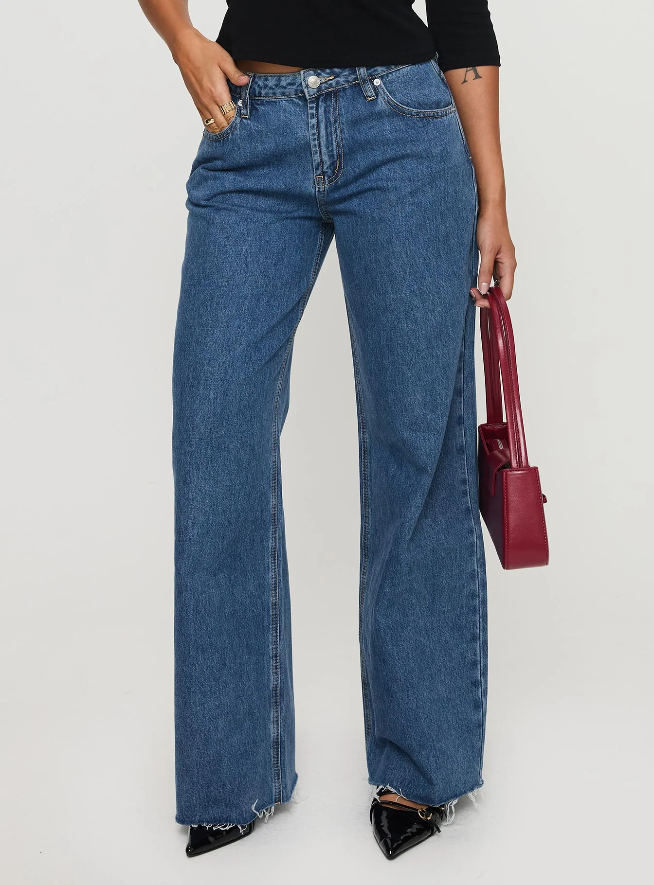 Darla Low Rise Straight Leg Jeans Mid Wash