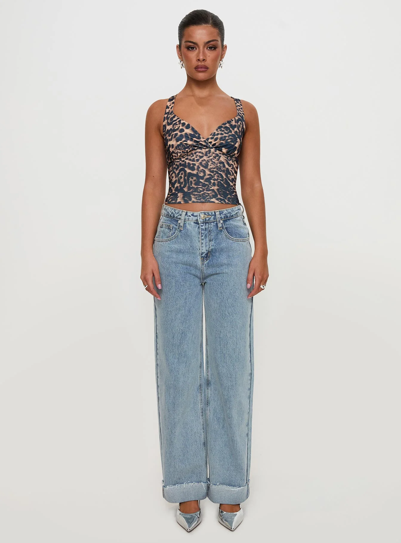 Ollie Mid Rise Straight Leg Jean Light Wash Denim