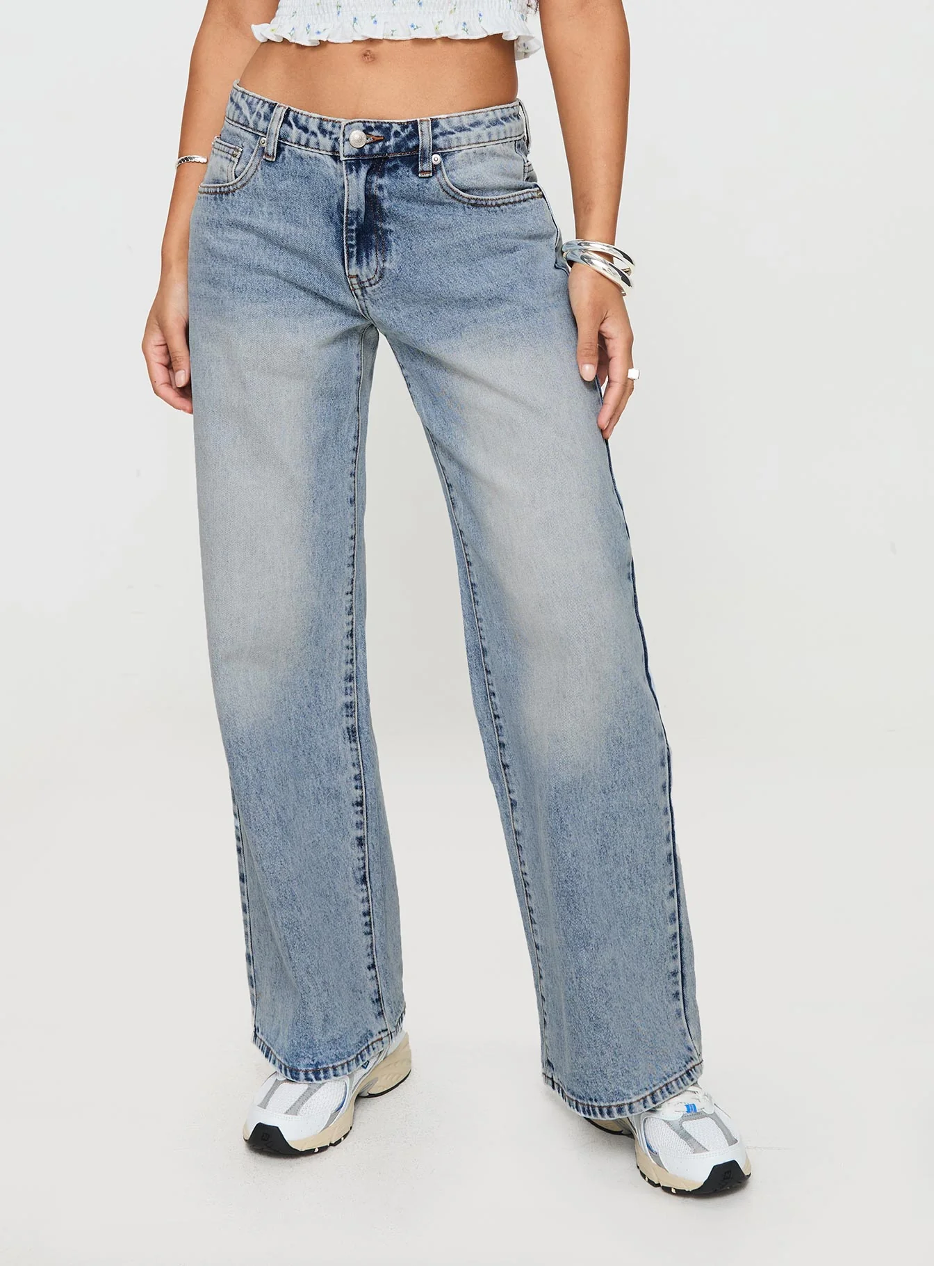 Ronine Low Rise Wide Leg Jeans Light Wash