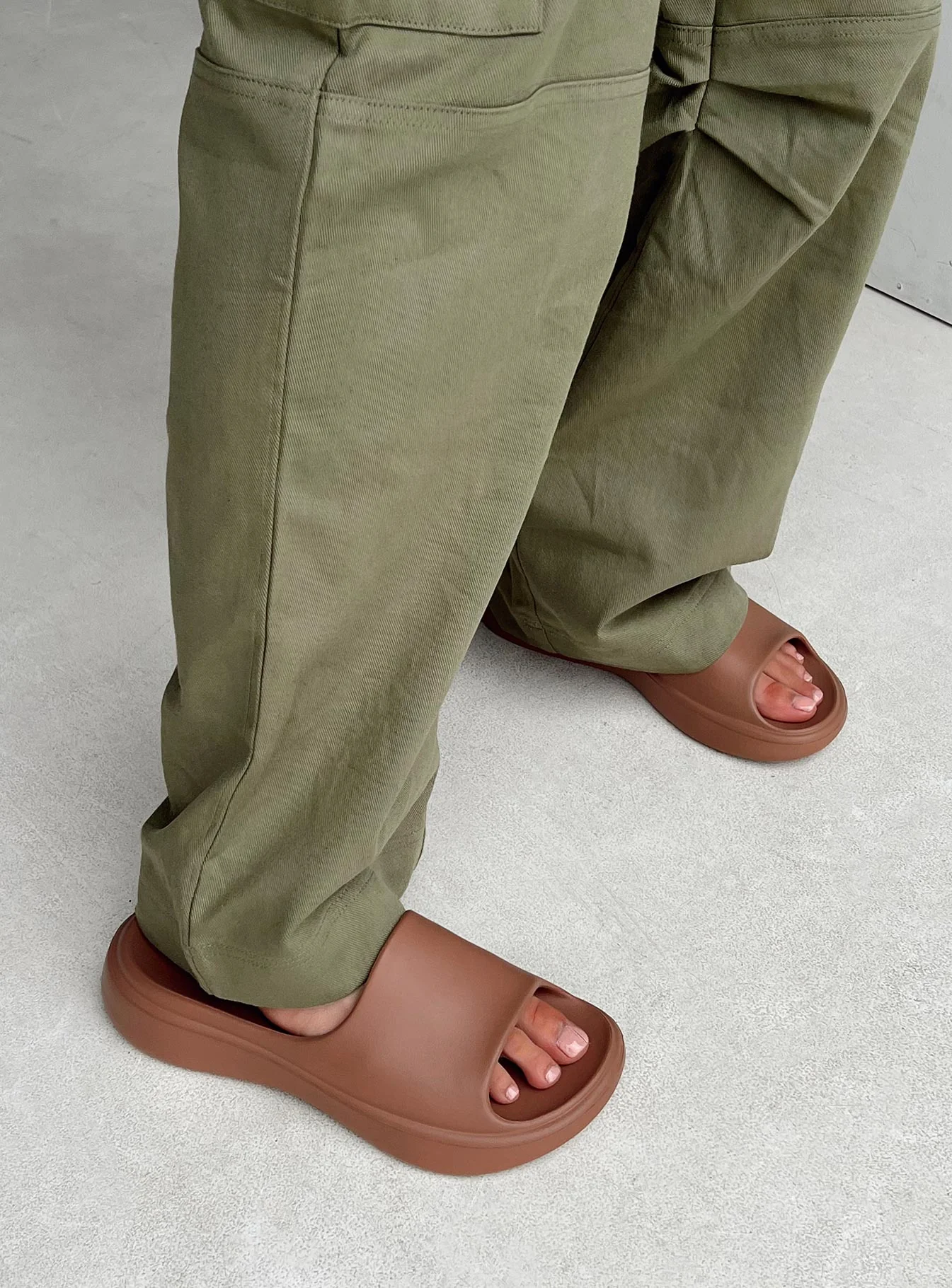 Havana Slides Choc Latte