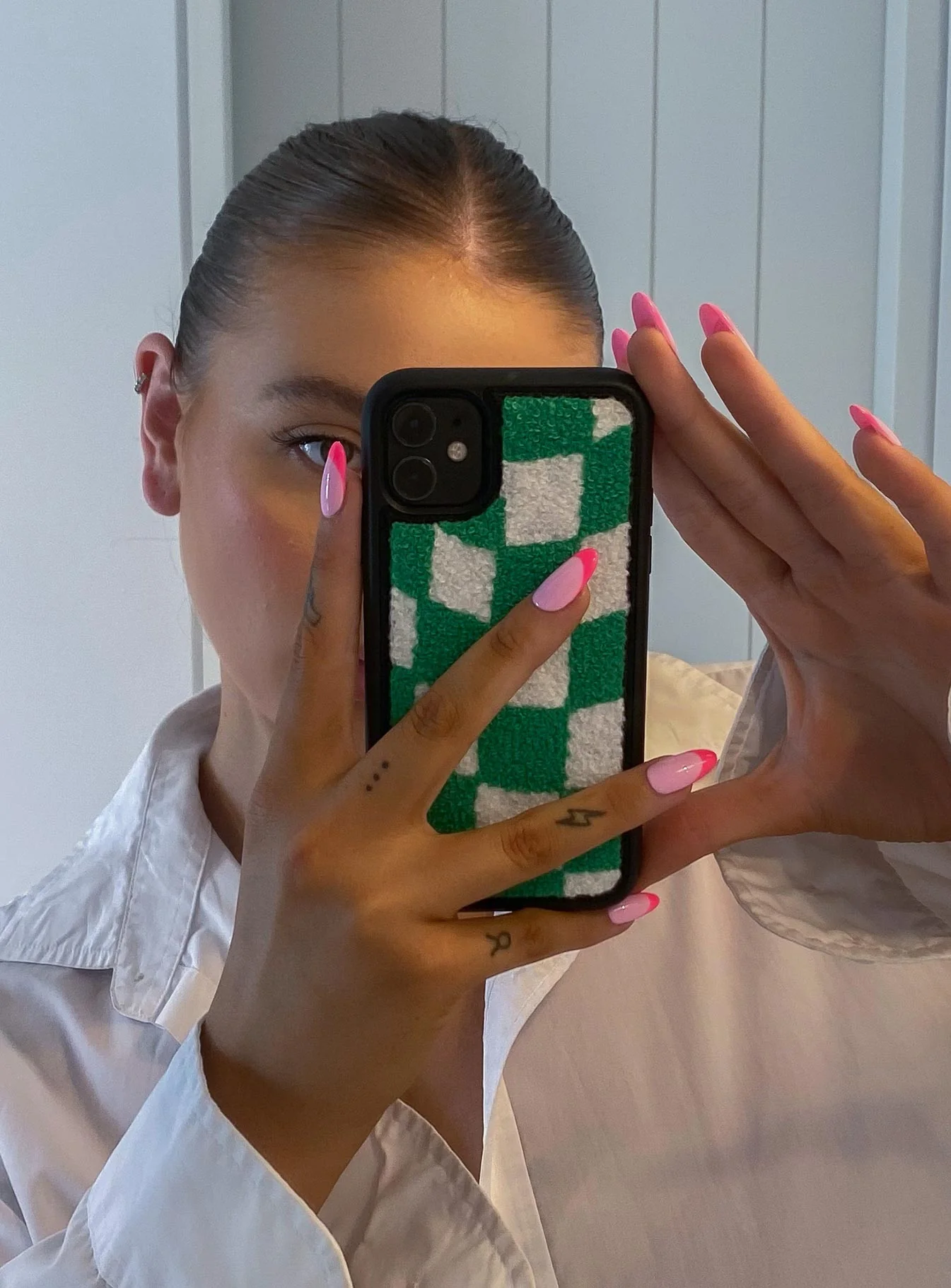 Avenue Check Textured iPhone Case Green / White