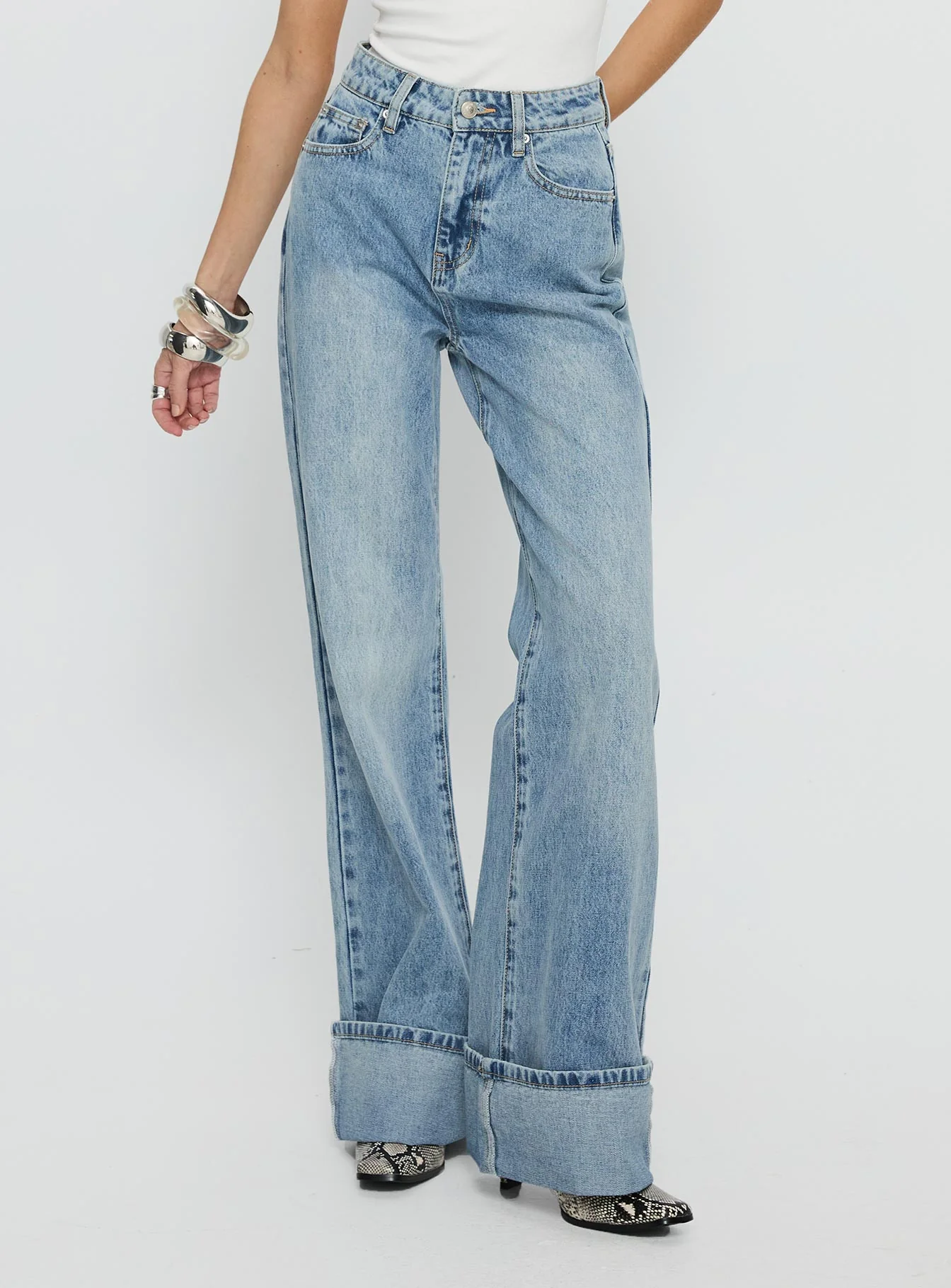 Florida Keys Mid Rise Straight Leg Cuffed Jeans Light Blue Wash