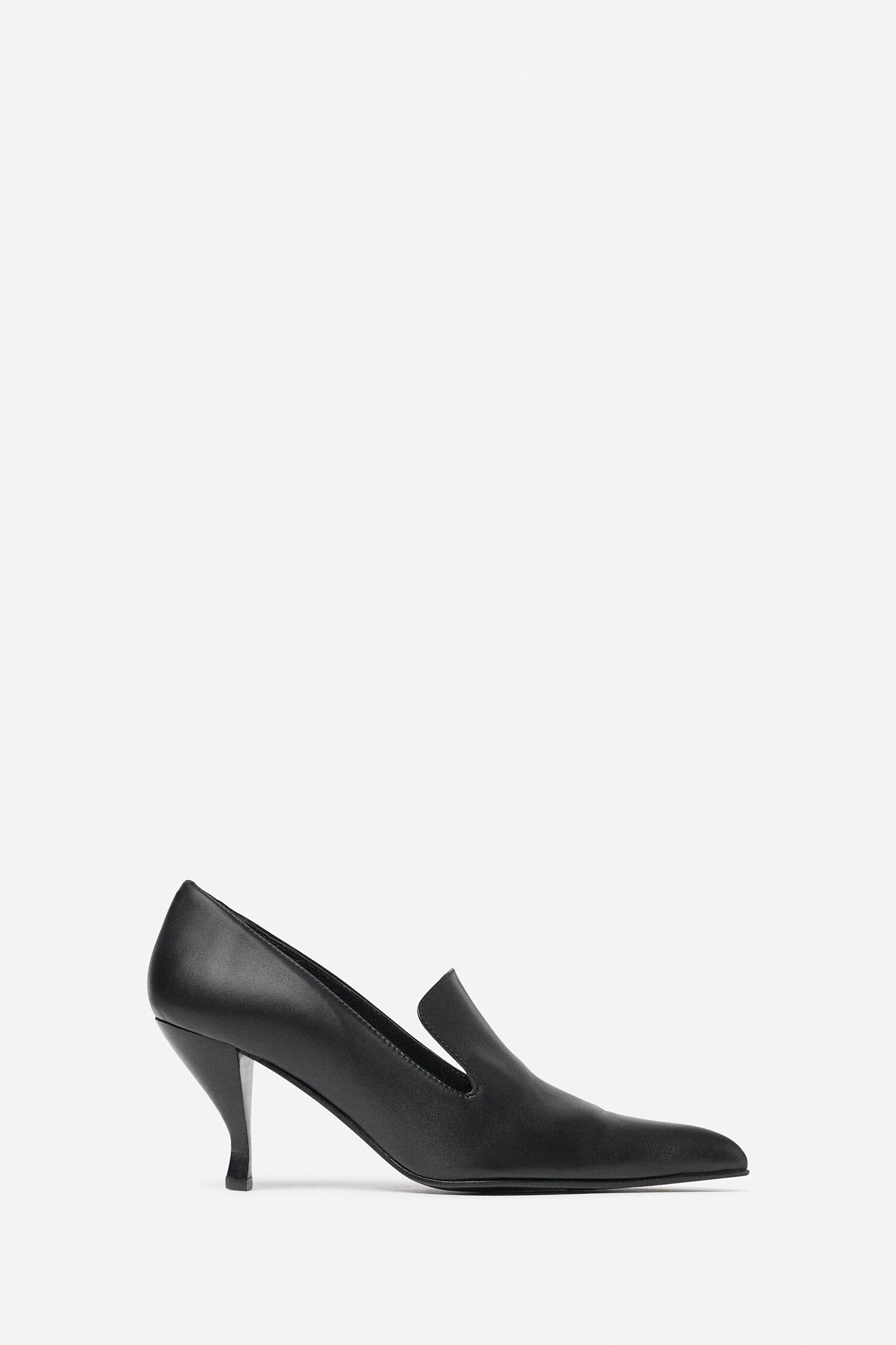 Pointed Leather Pumps