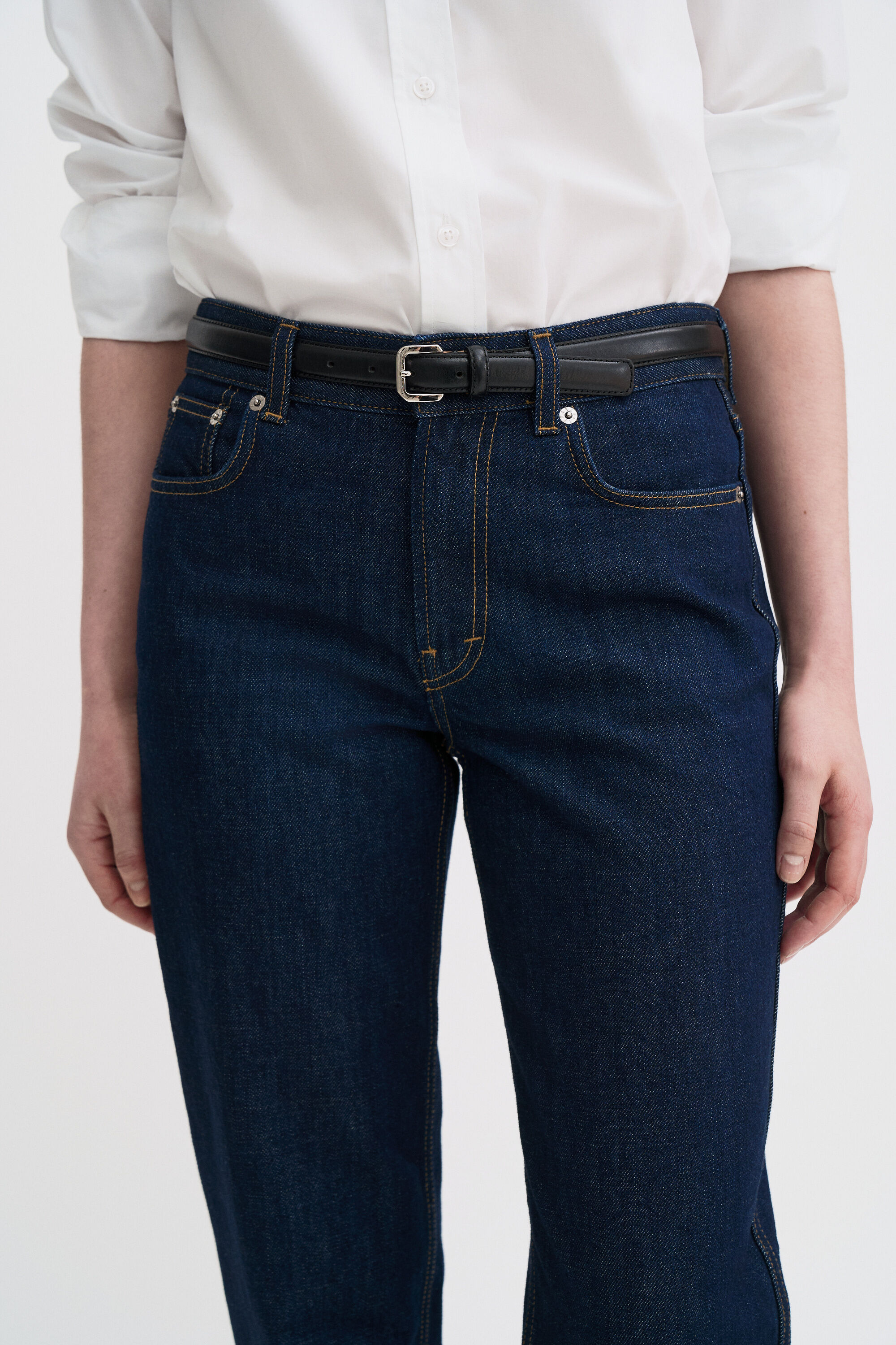 Cropped Tapered Jeans