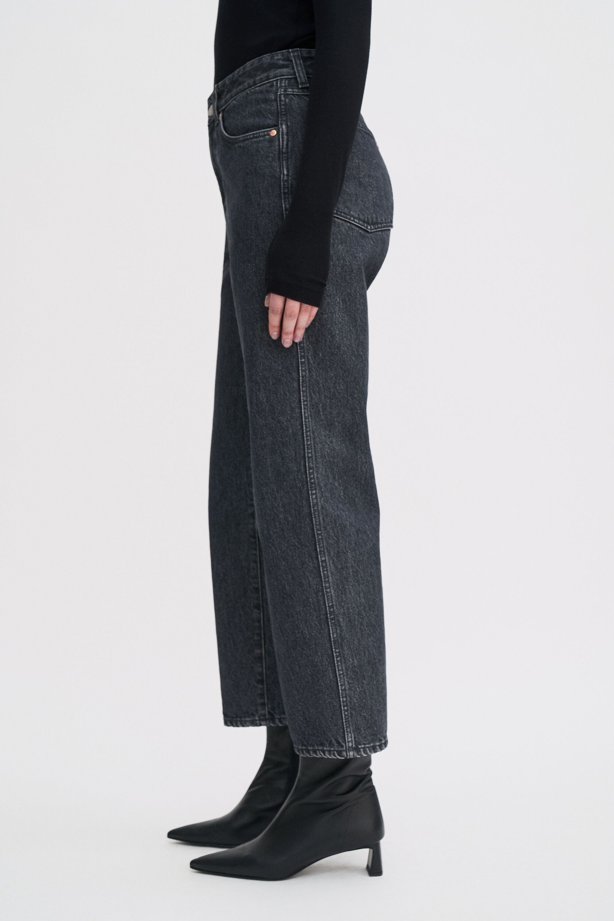 High Waisted Cropped Jeans