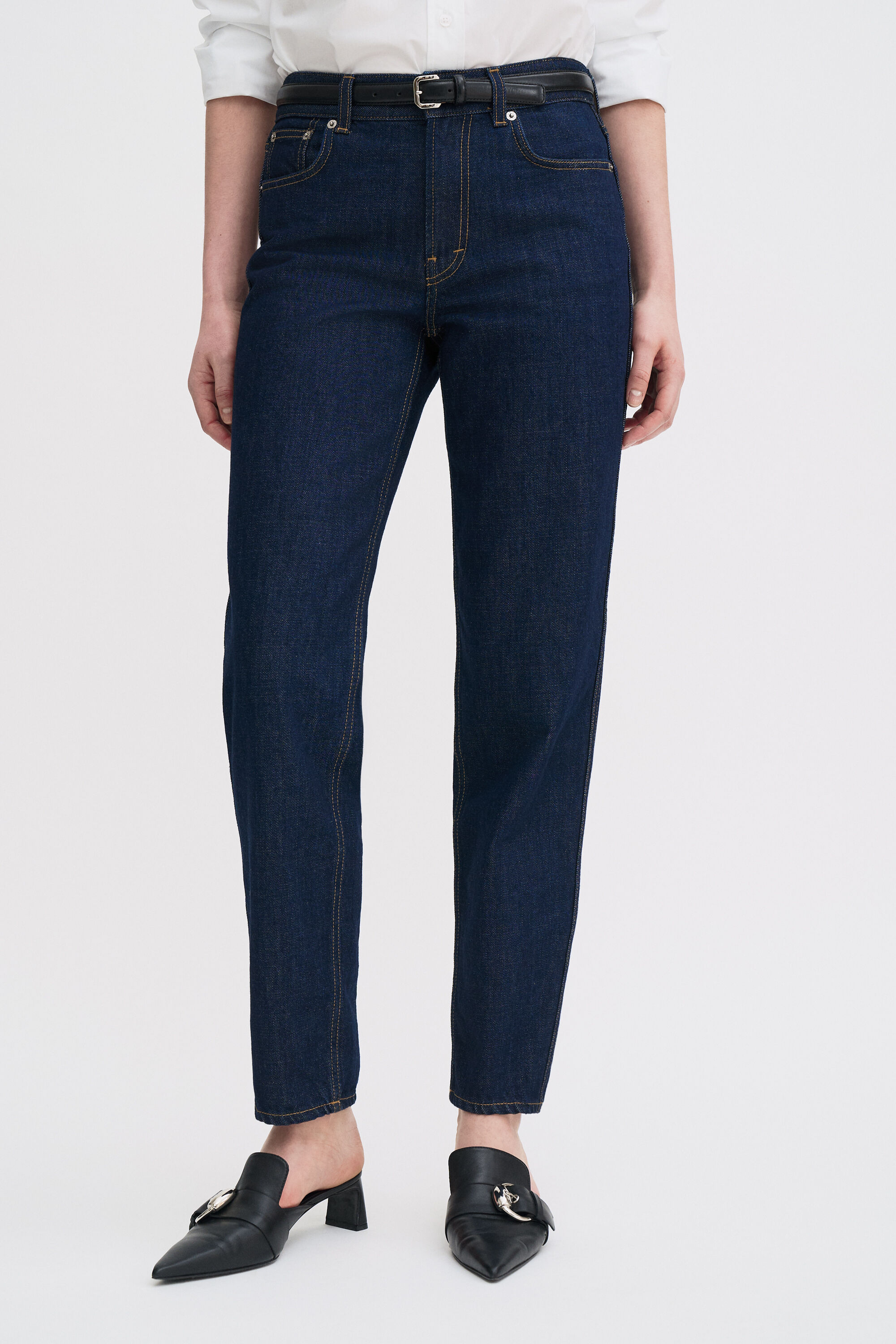 Cropped Tapered Jeans