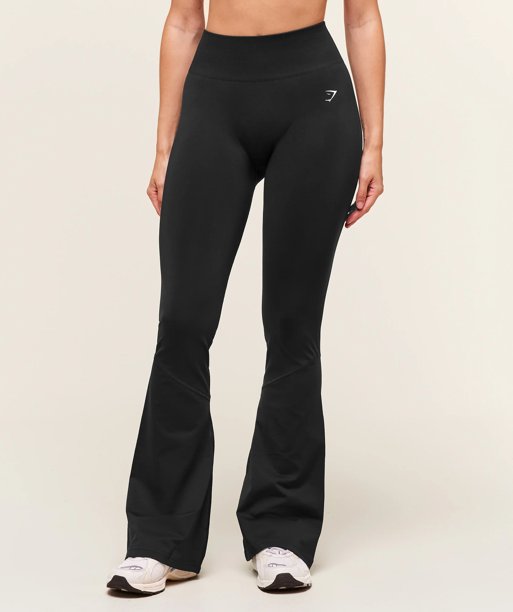 Everyday Seamless Flared Legging