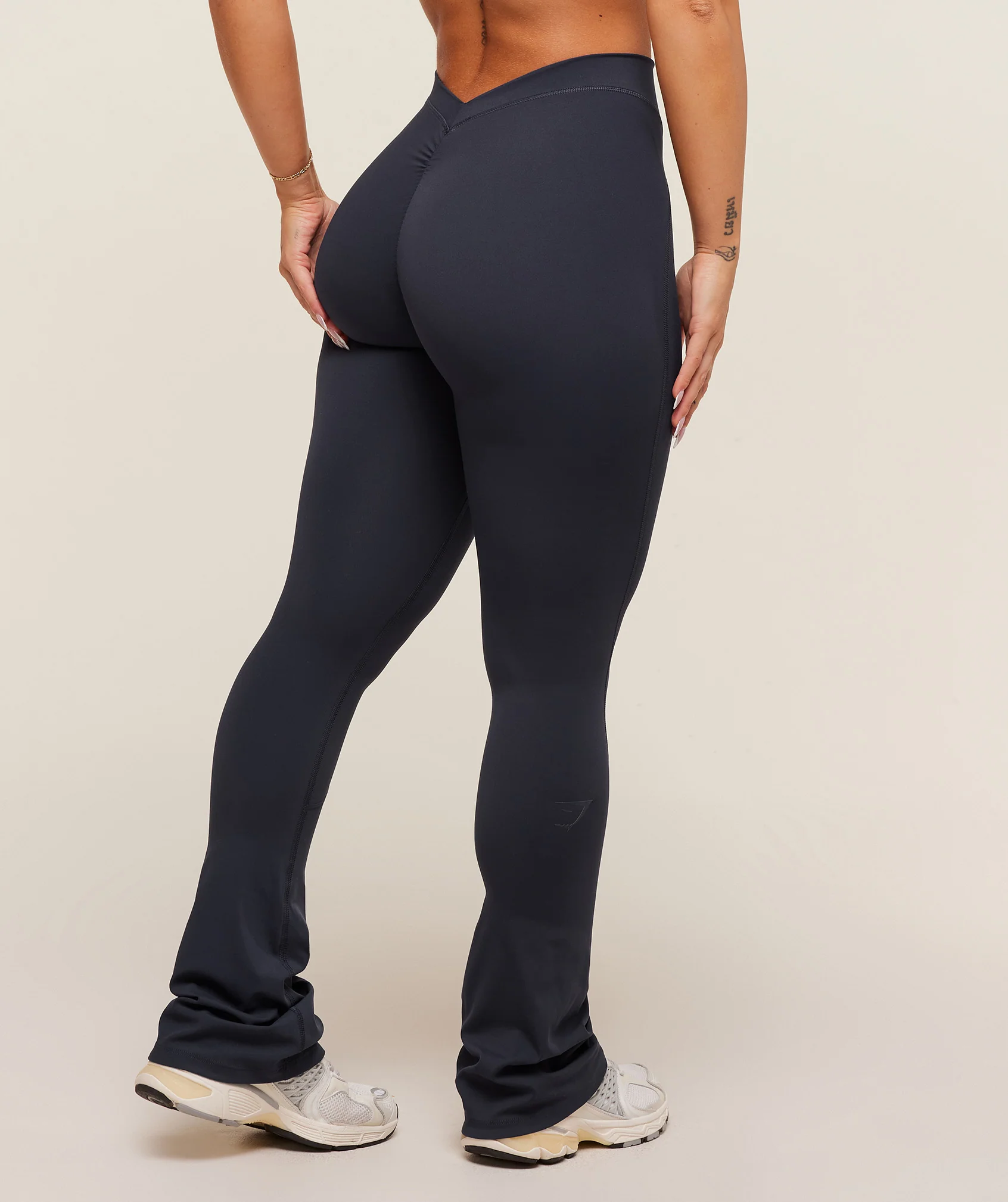 Lifting Dipped Waistband Flared Leggings