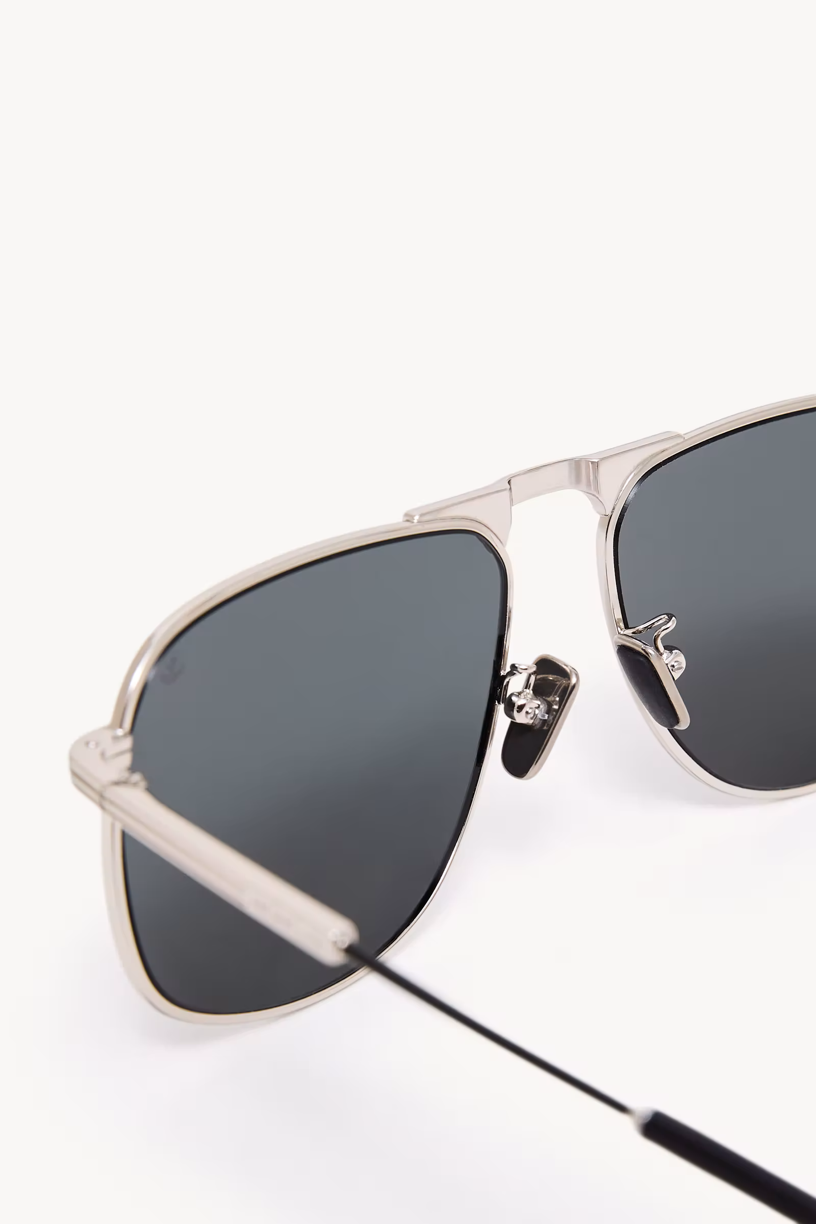 Vitessa Pilot Sunglasses