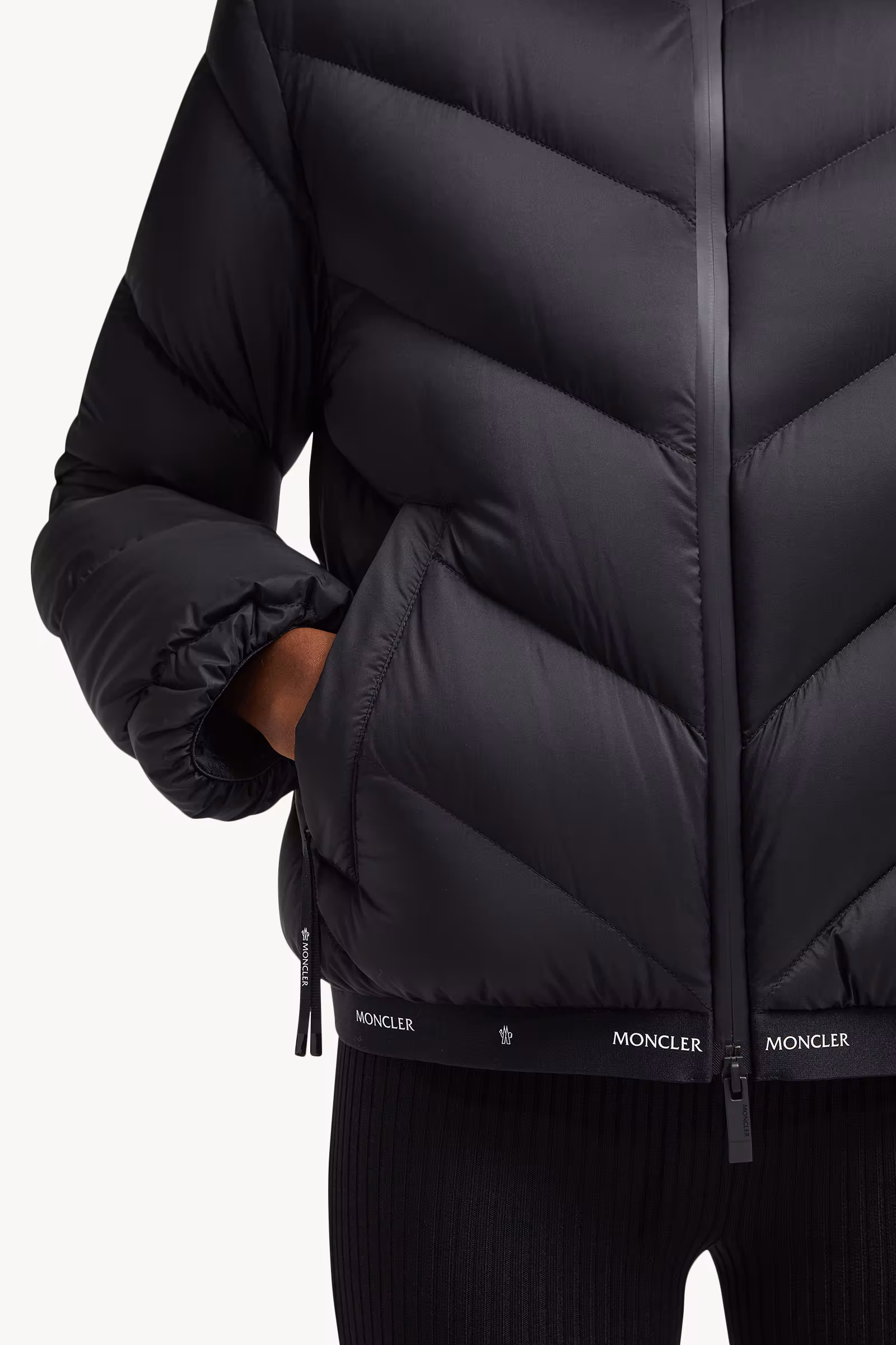 Grignan Diagonal-Quilted Short Down Jacket