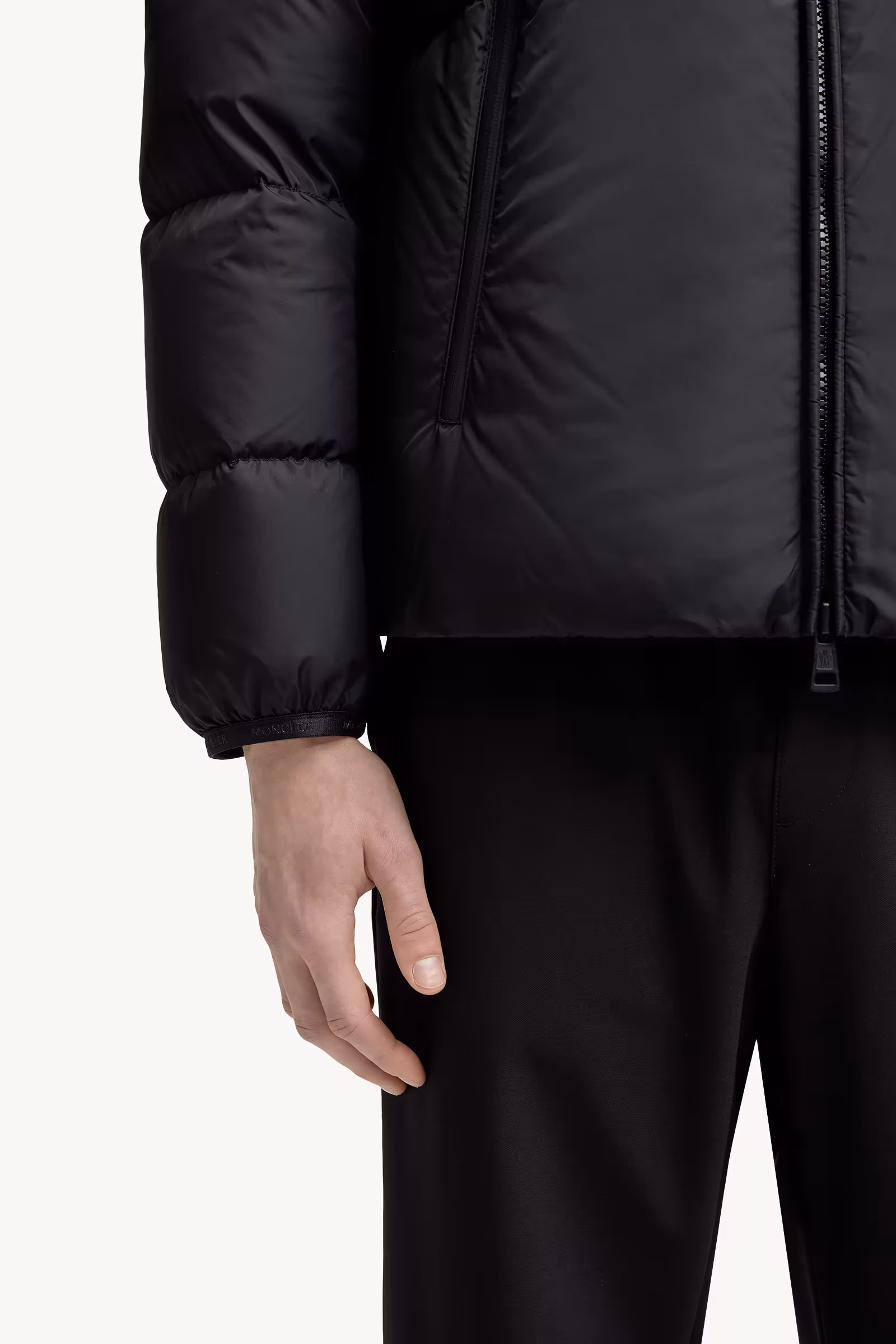 Montcla Hooded Short Down Jacket