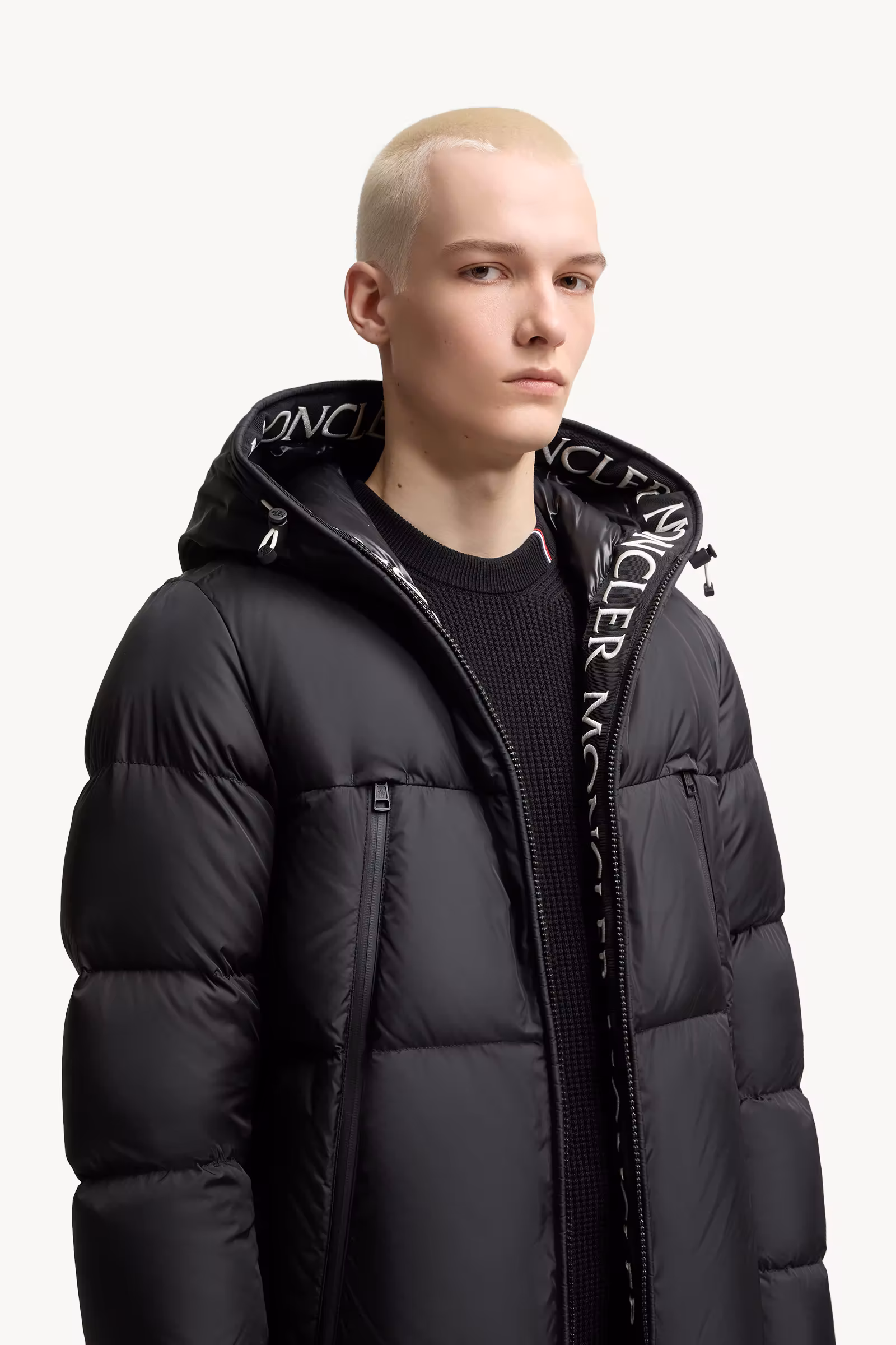 Montcla Hooded Short Down Jacket