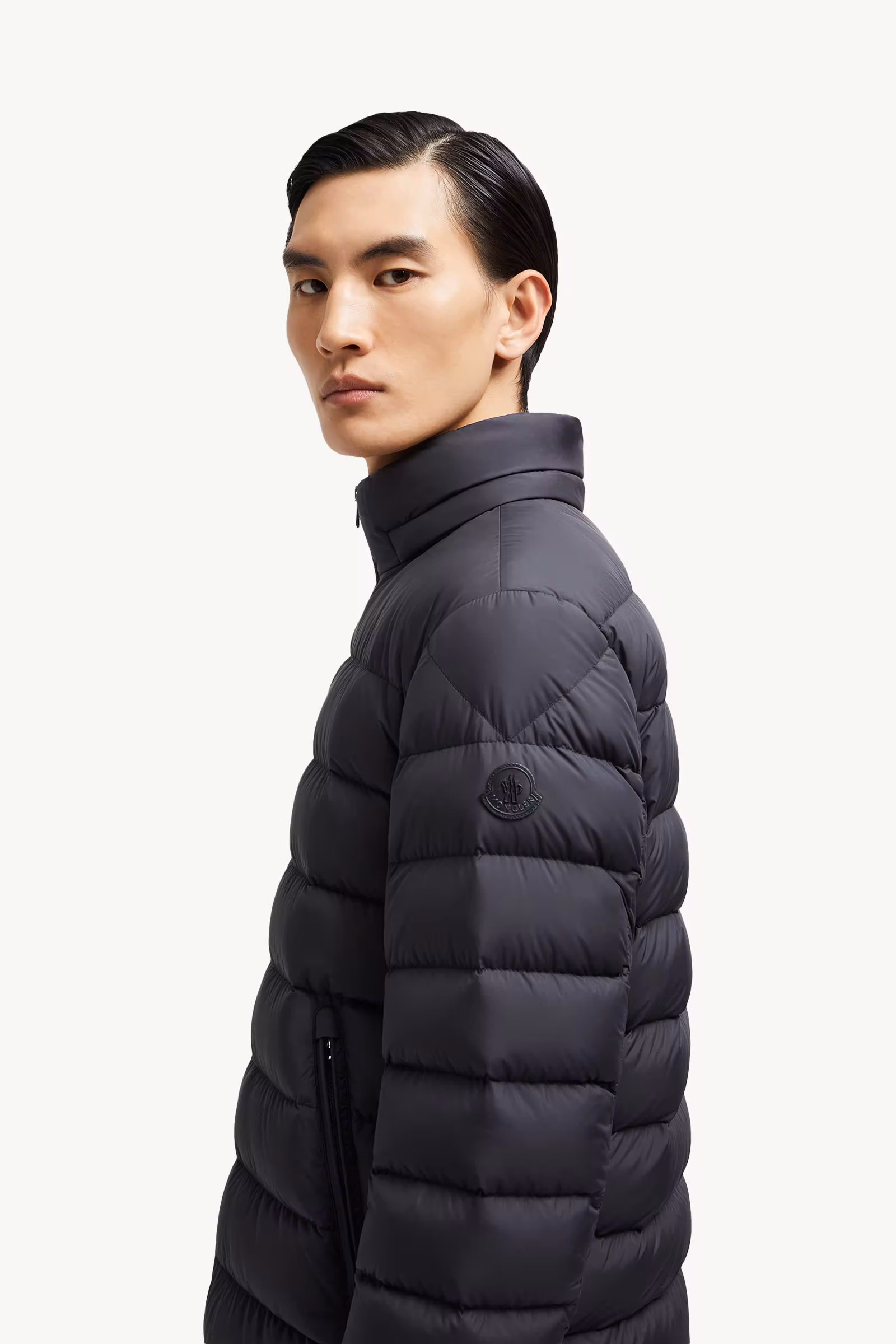 Arneb Hooded Short Down Jacket