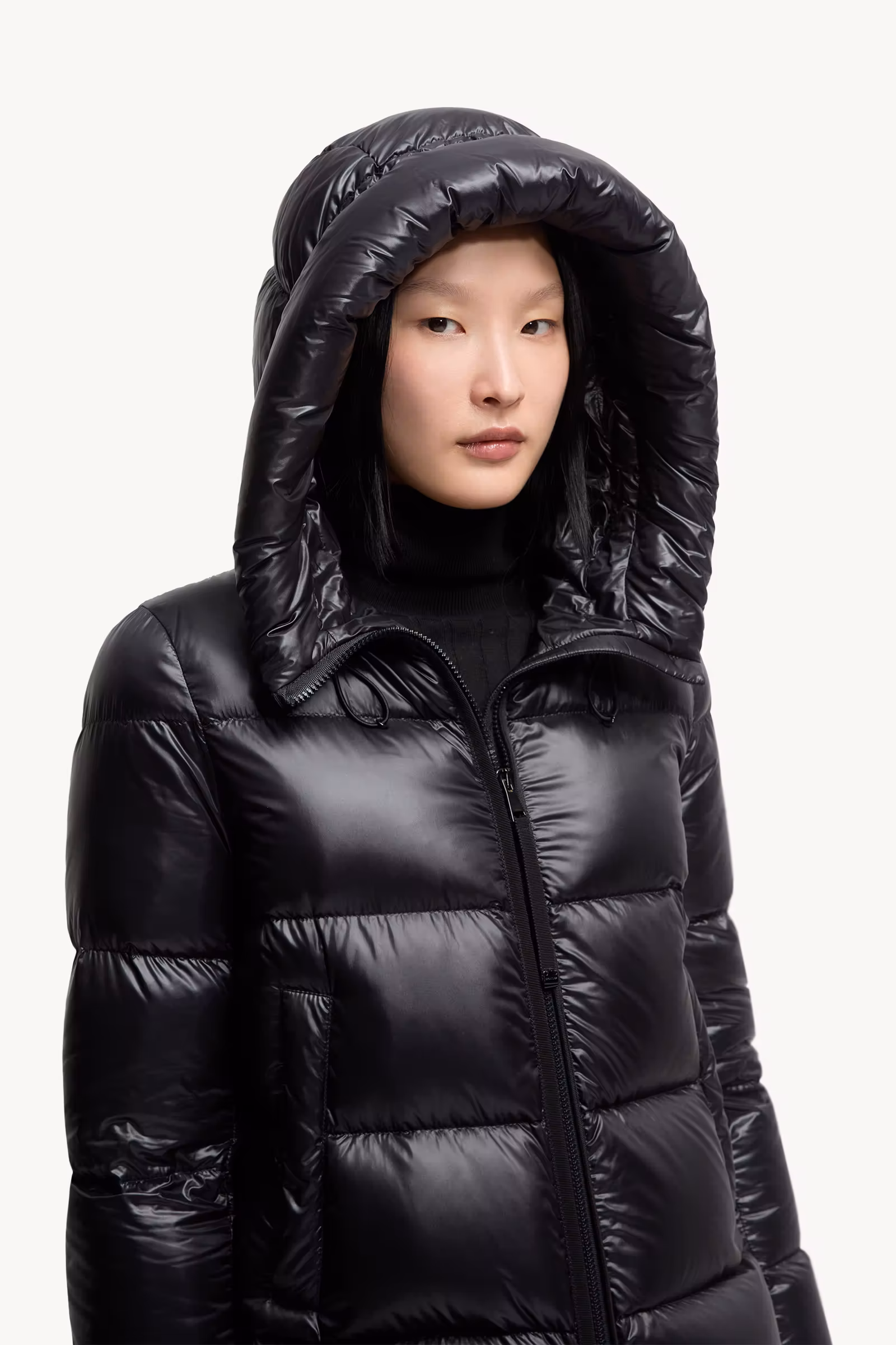 Serittes Hooded Short Down Jacket