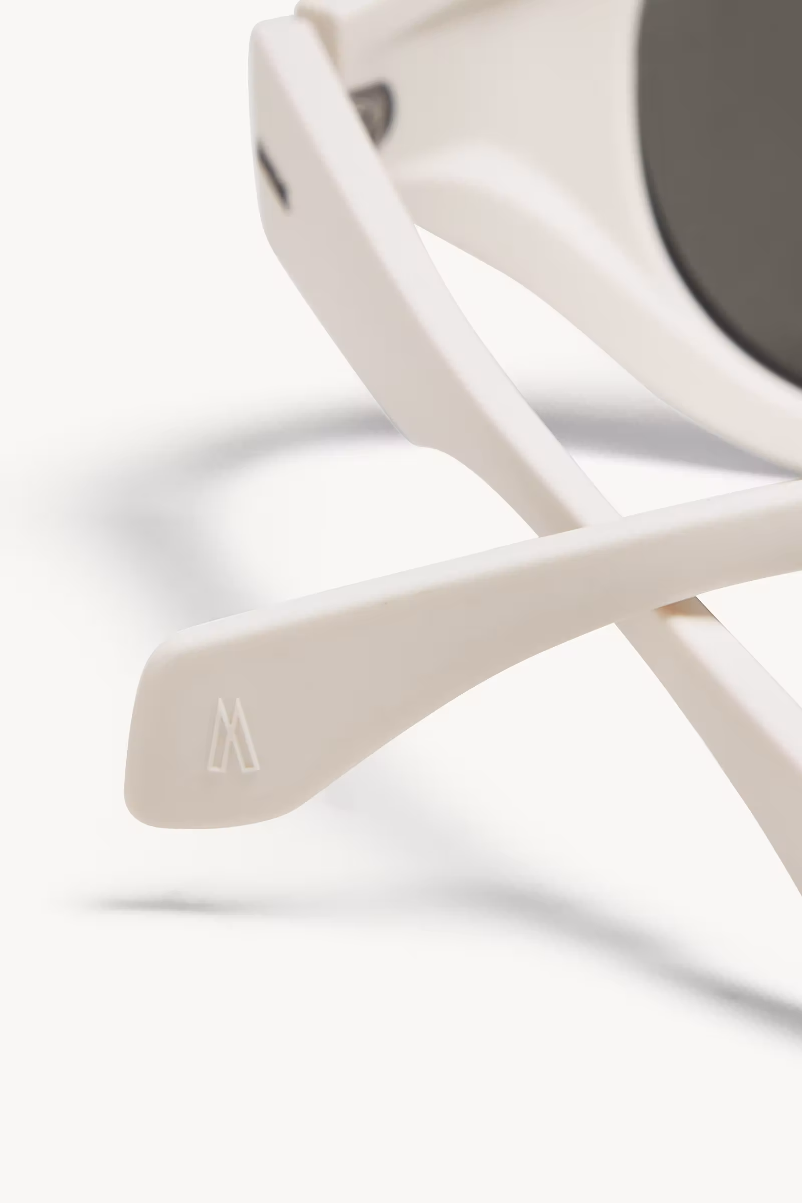 Futuro Round Sunglasses