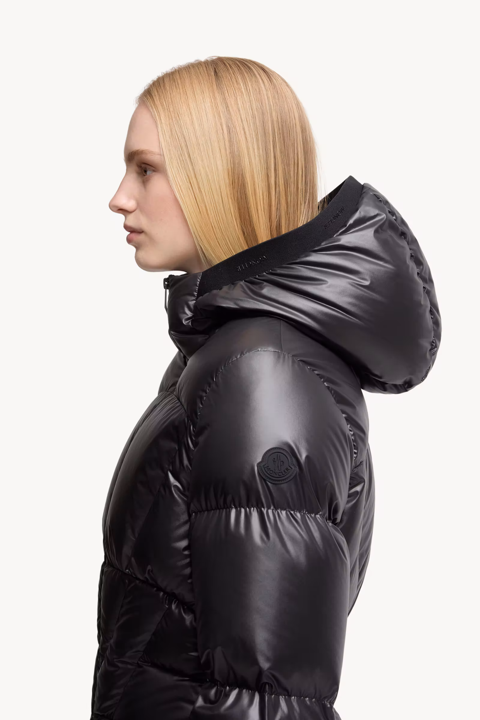 Wineck Hooded Geometric-Quilted Short Down Jacket