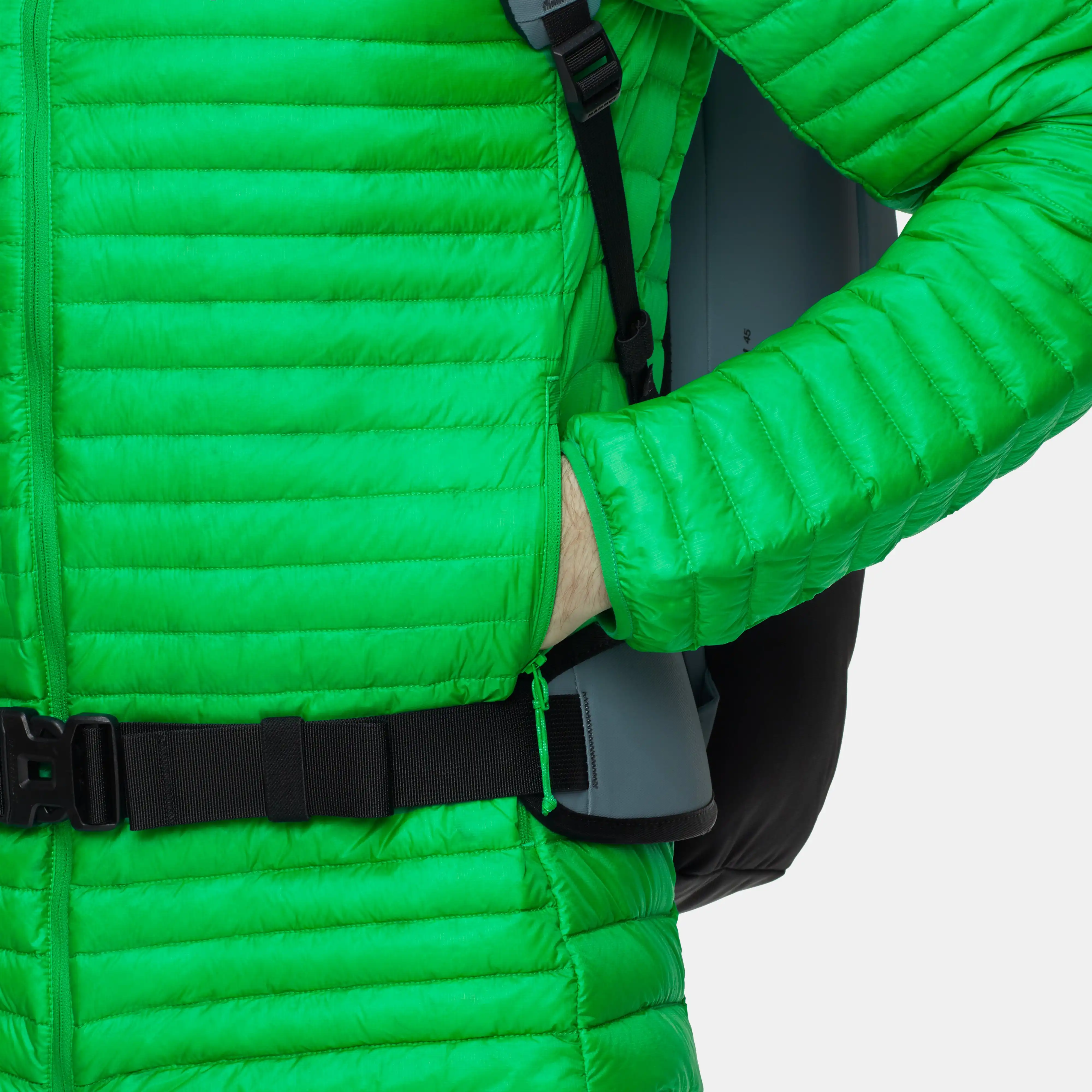 Broad Peak Light IN Hooded Jacket Men 1013-03720