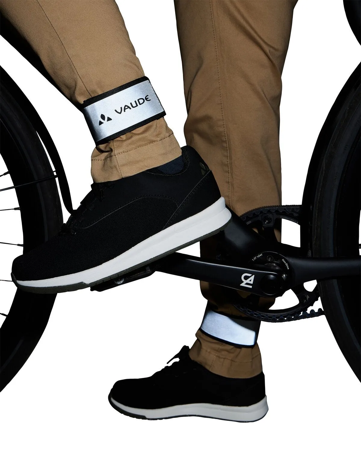 Reflective bicycle pants clip