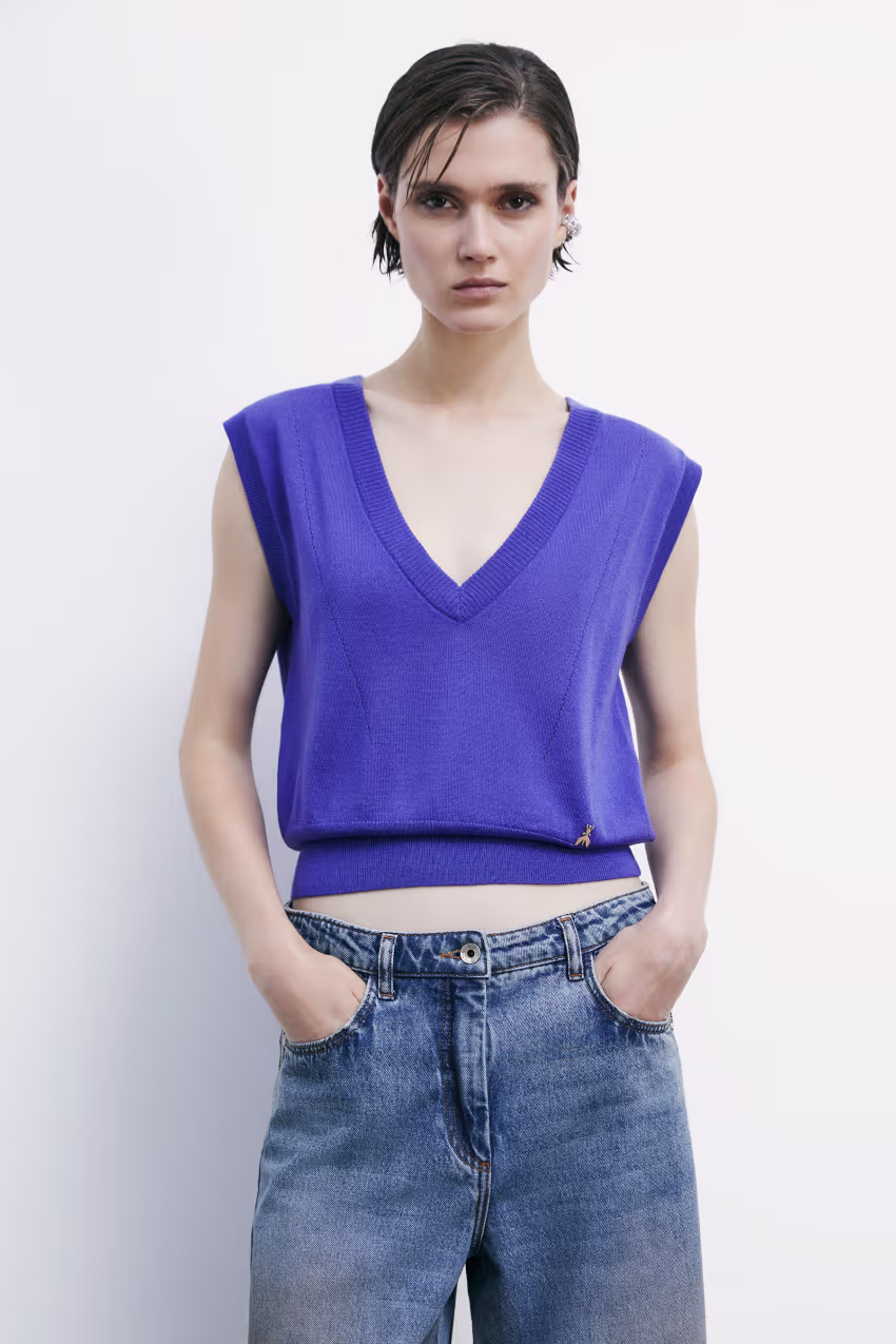 Gilet “ESSENTIAL” con scollo a V in pura lana