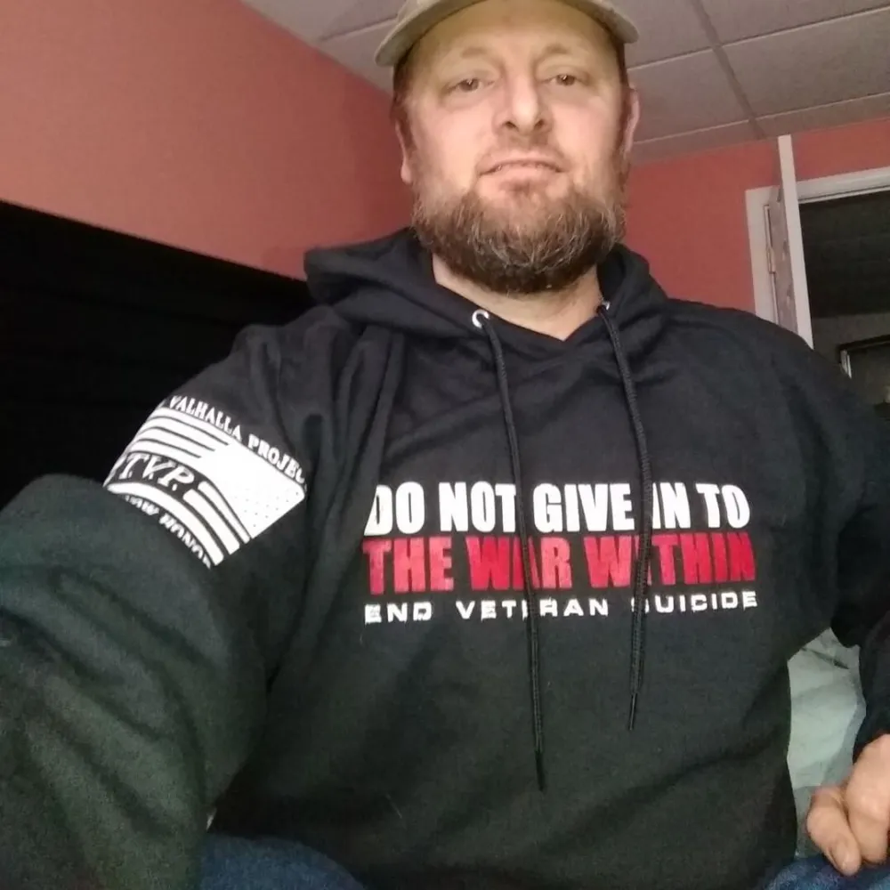 Do Not Give In - Hoodie