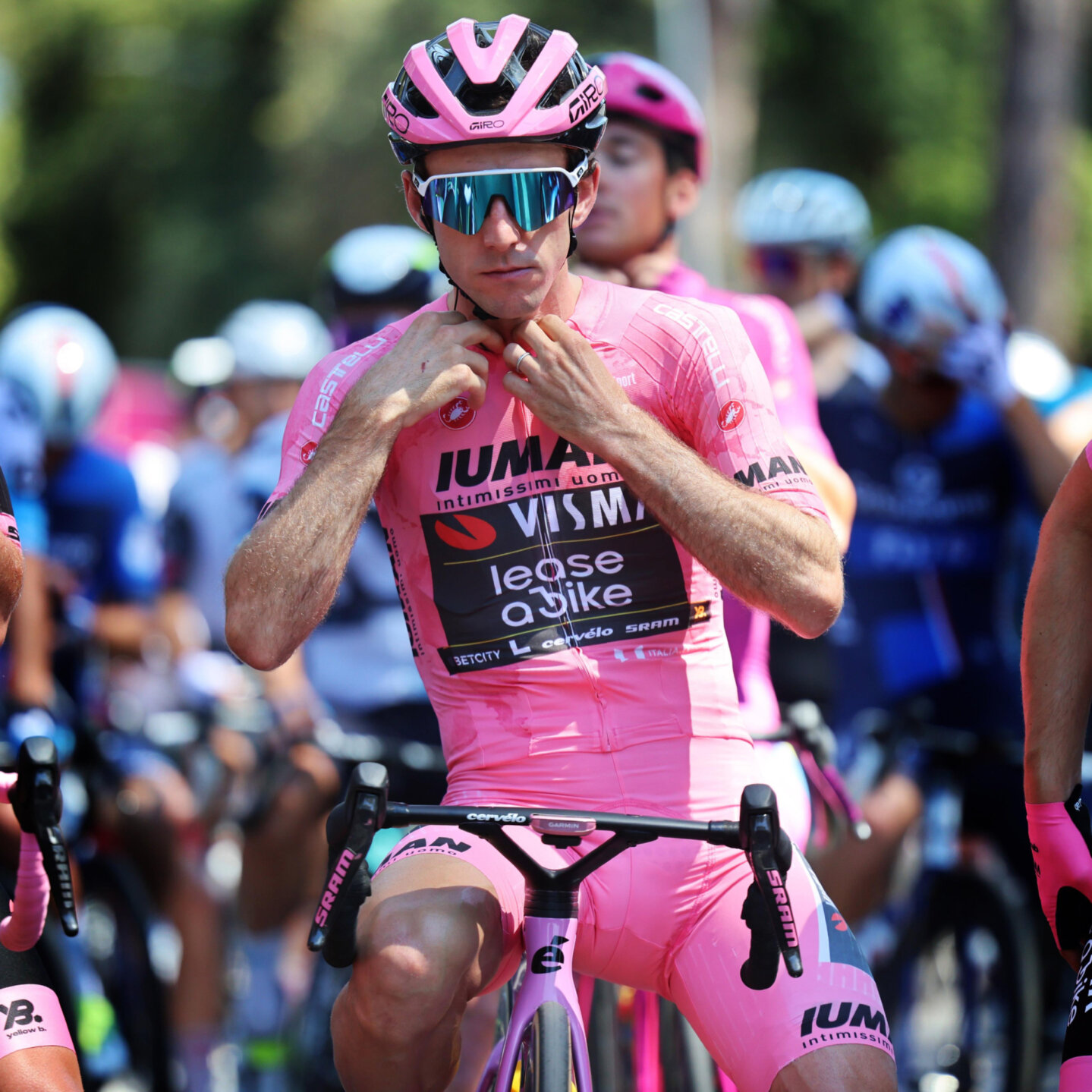 Pink jersey Giro d'Italia - Team Visma | Lease a Bike