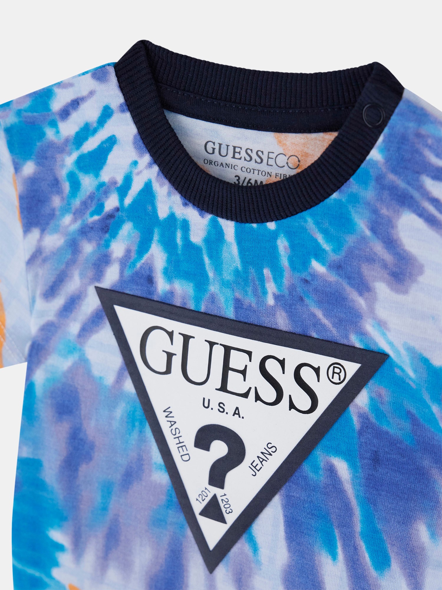 Triangle logo t-shirt and shorts set