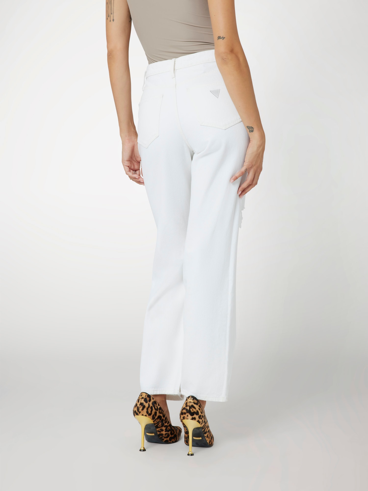 Abrasions straight denim pant