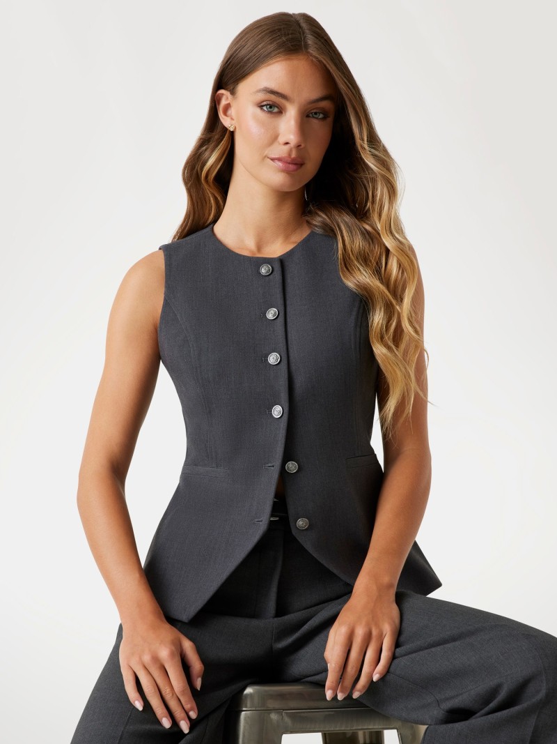 Tailored stretch vest