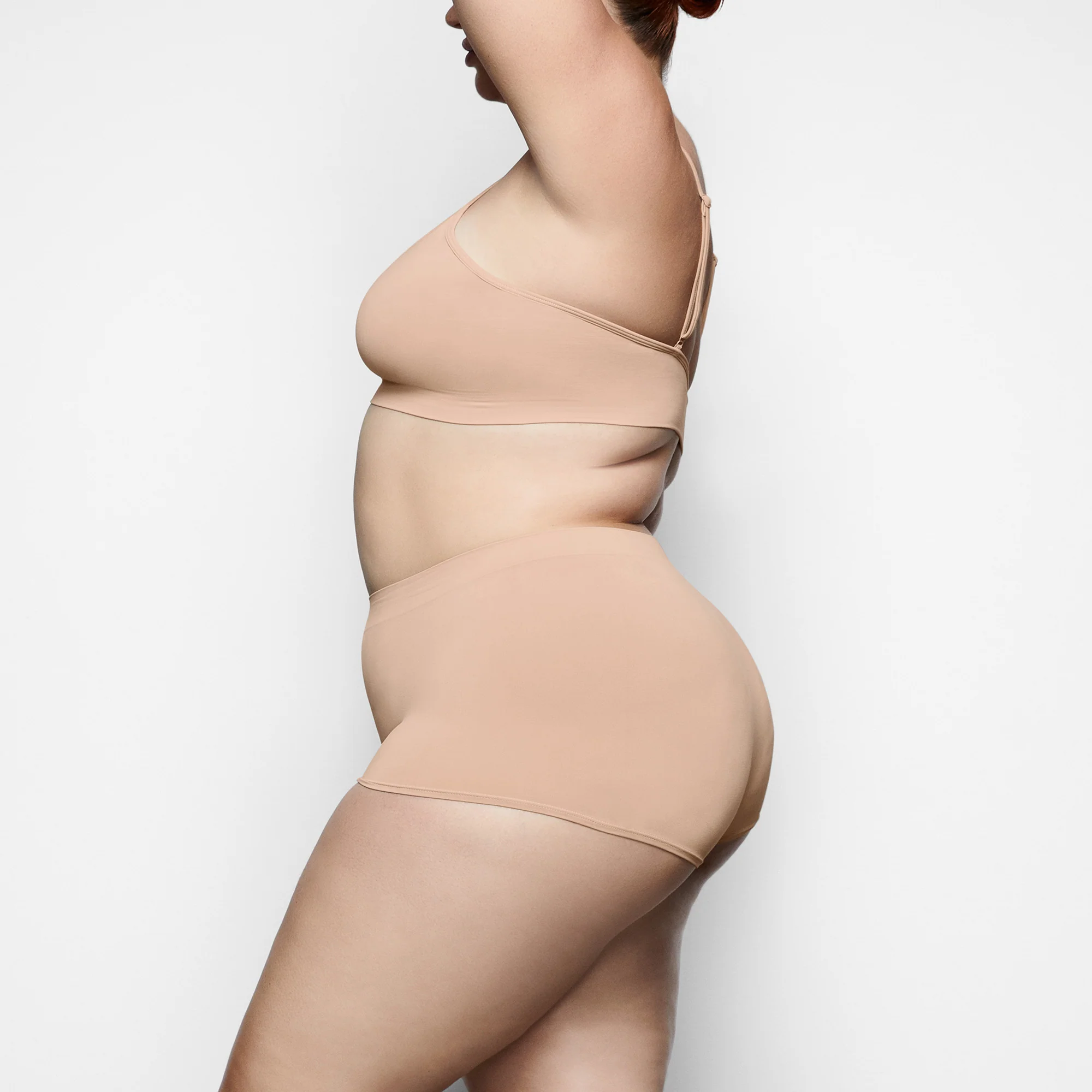 SOFT SMOOTHING SEAMLESS BOY SHORT | ONYX