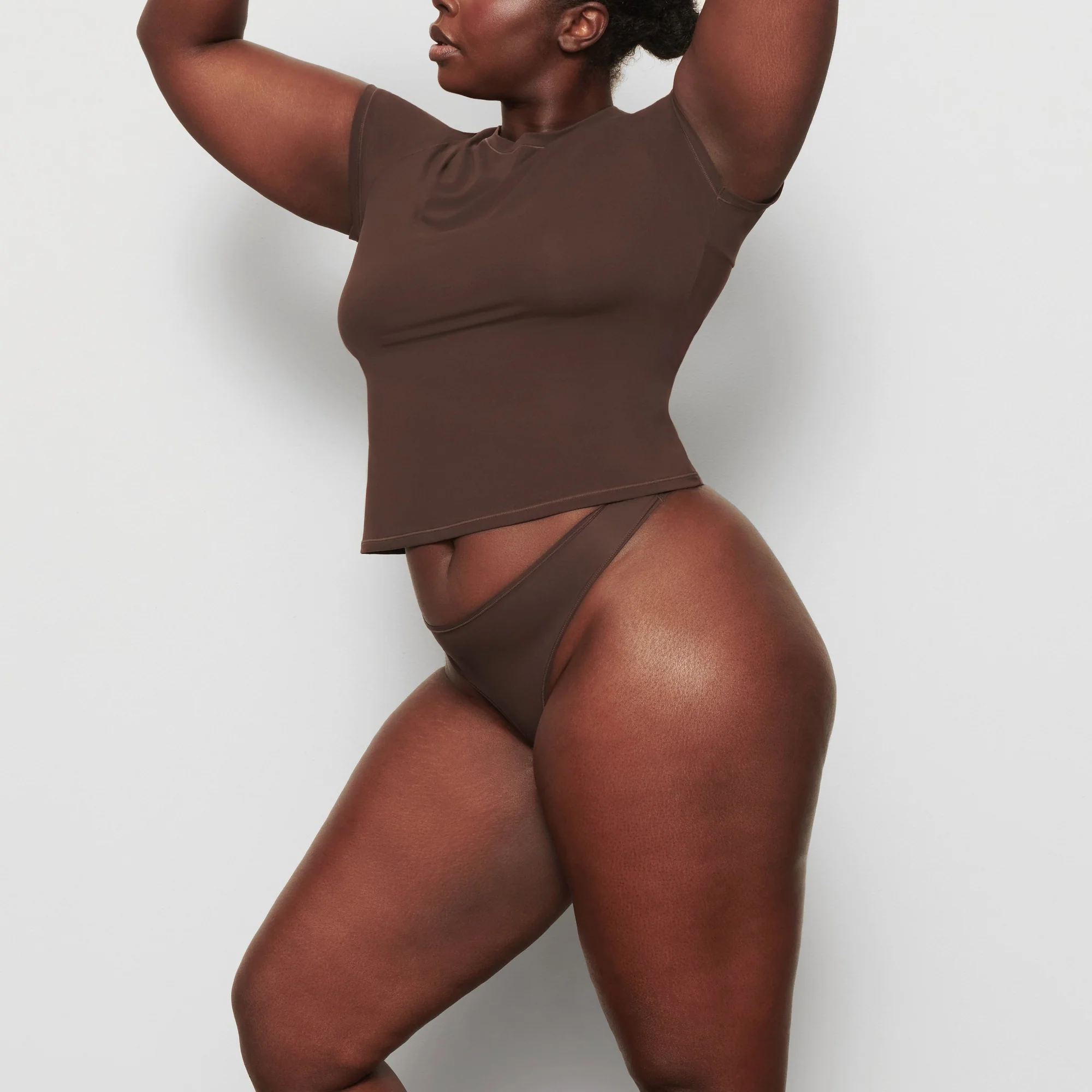 FITS EVERYBODY T-SHIRT | ONYX