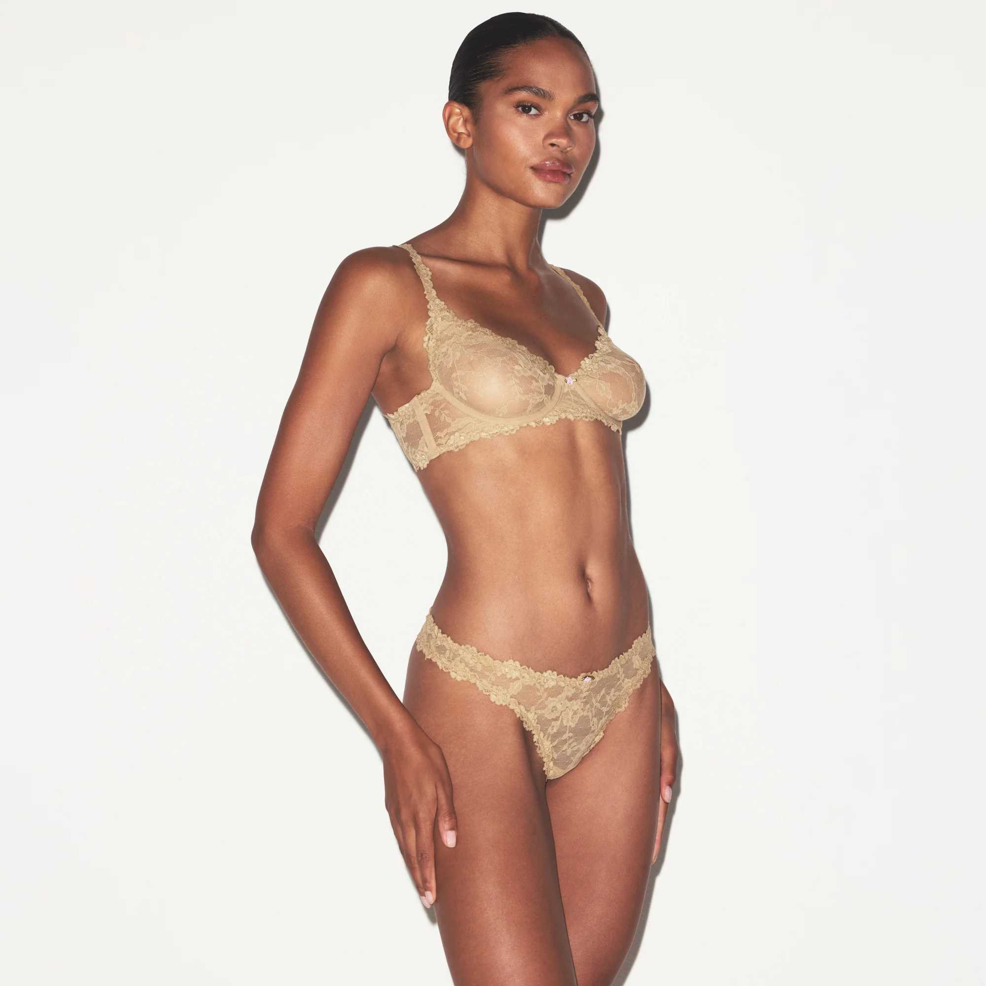 STRETCH LACE DIPPED THONG | DELTA