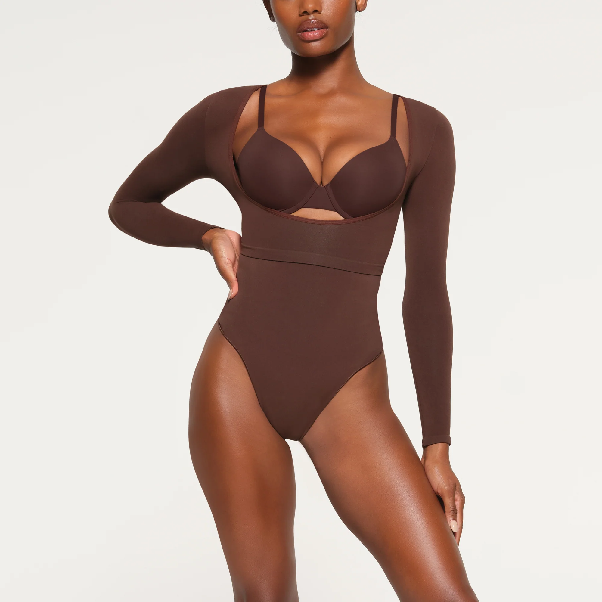 SEAMLESS SCULPT OPEN BUST ARM SHAPER | COCOA