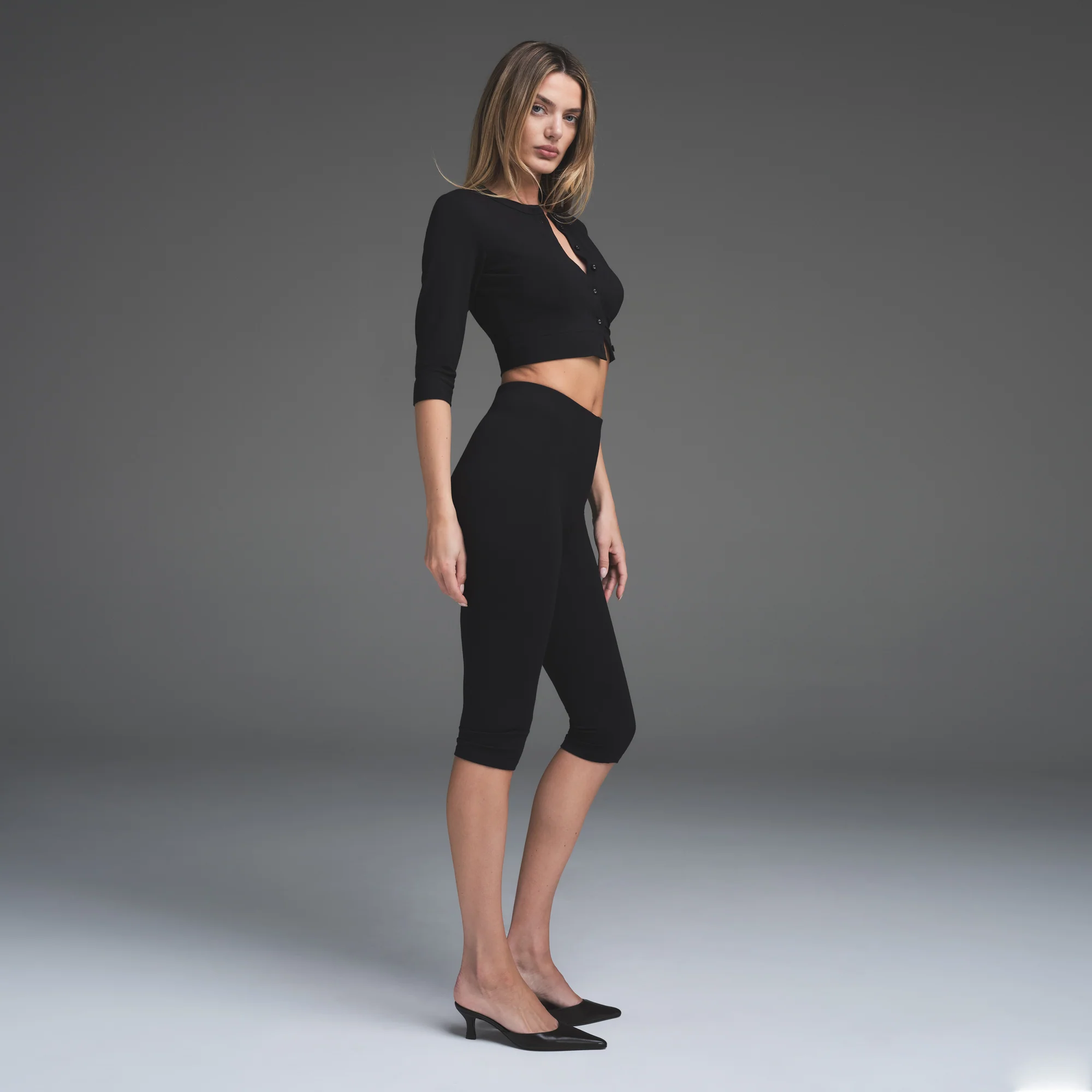 SMOOTH LAYERS CROPPED CARDIGAN | OBSIDIAN