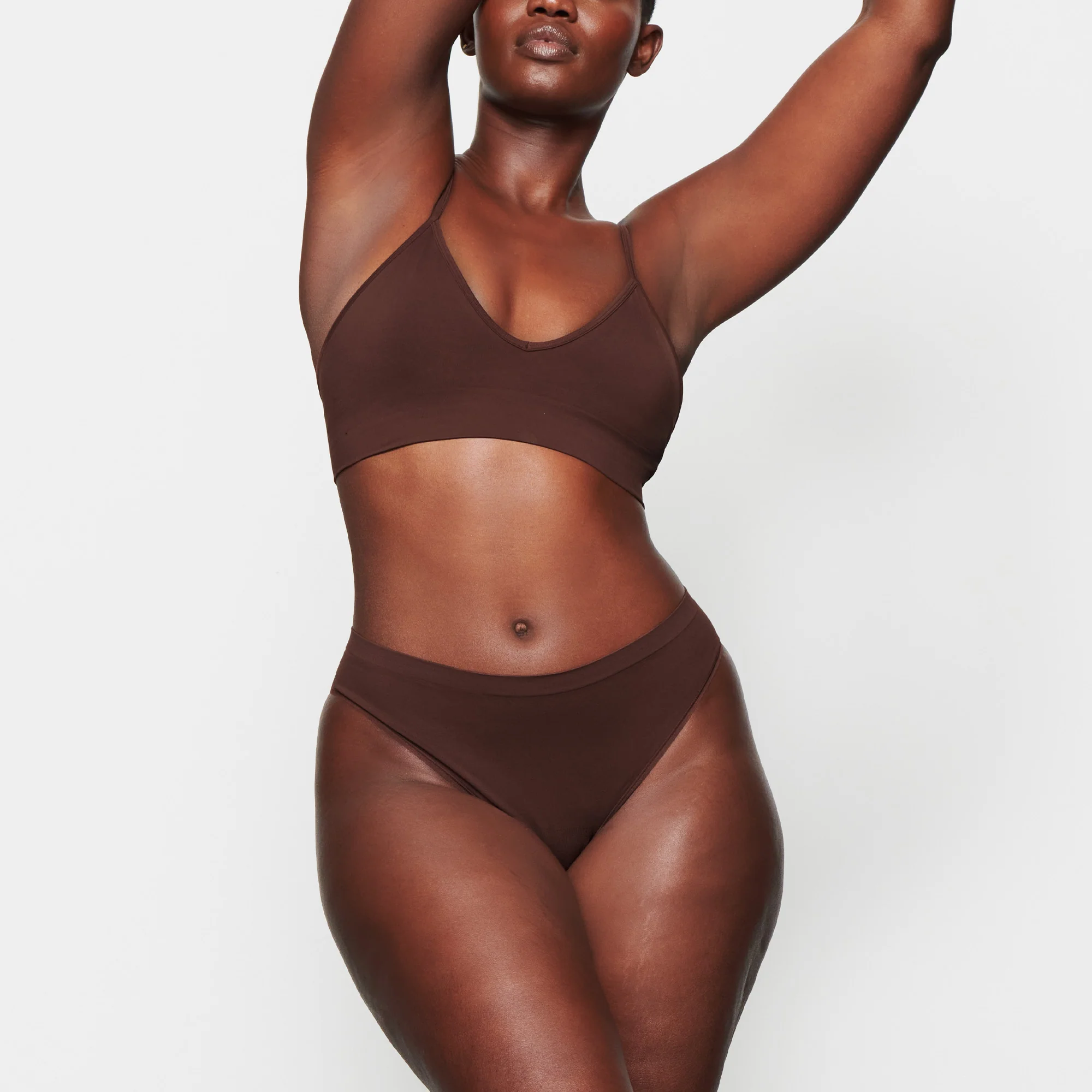 SOFT SMOOTHING SEAMLESS THONG | SIENNA