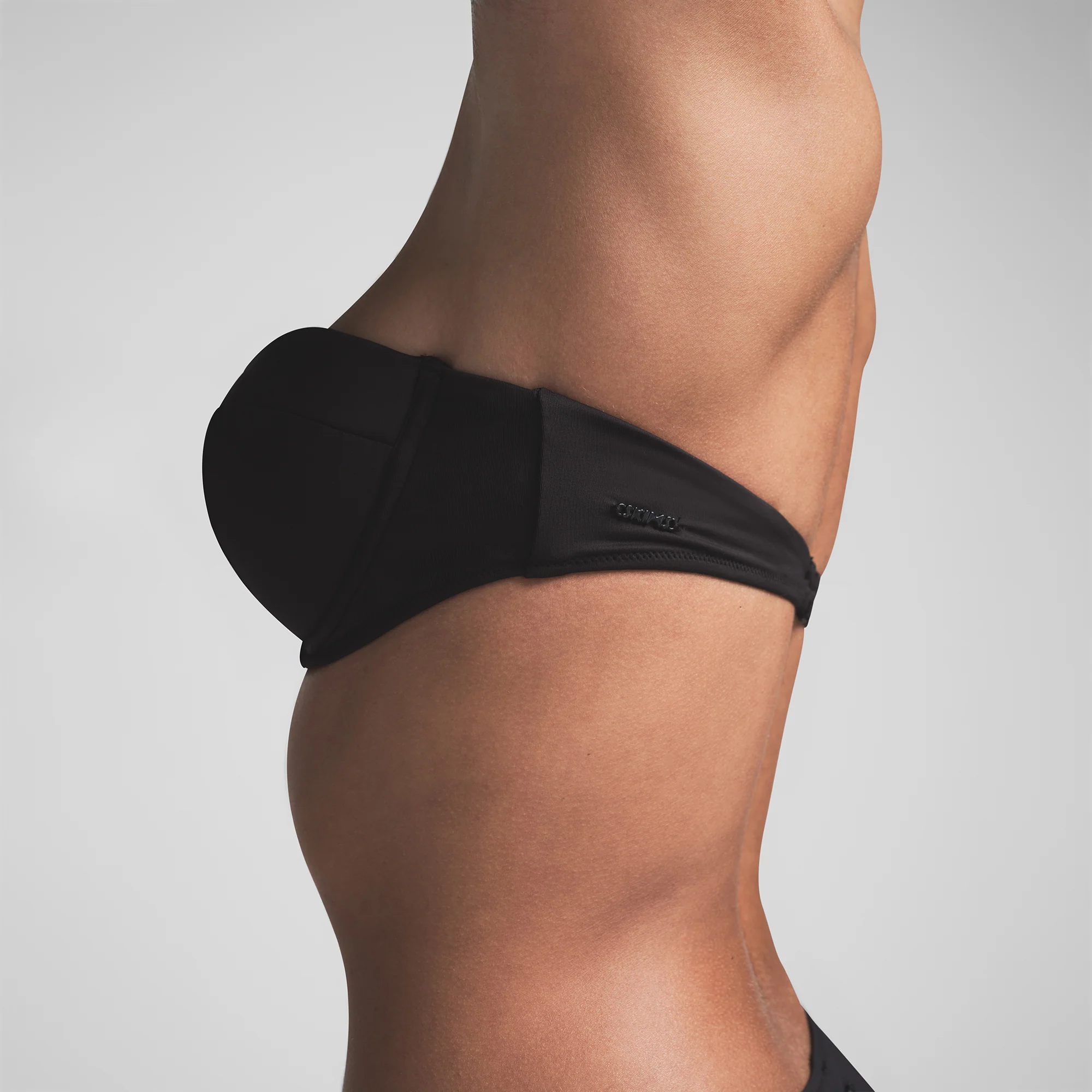 SIGNATURE SWIM STRAPLESS UNDERWIRE BIKINI TOP | ONYX