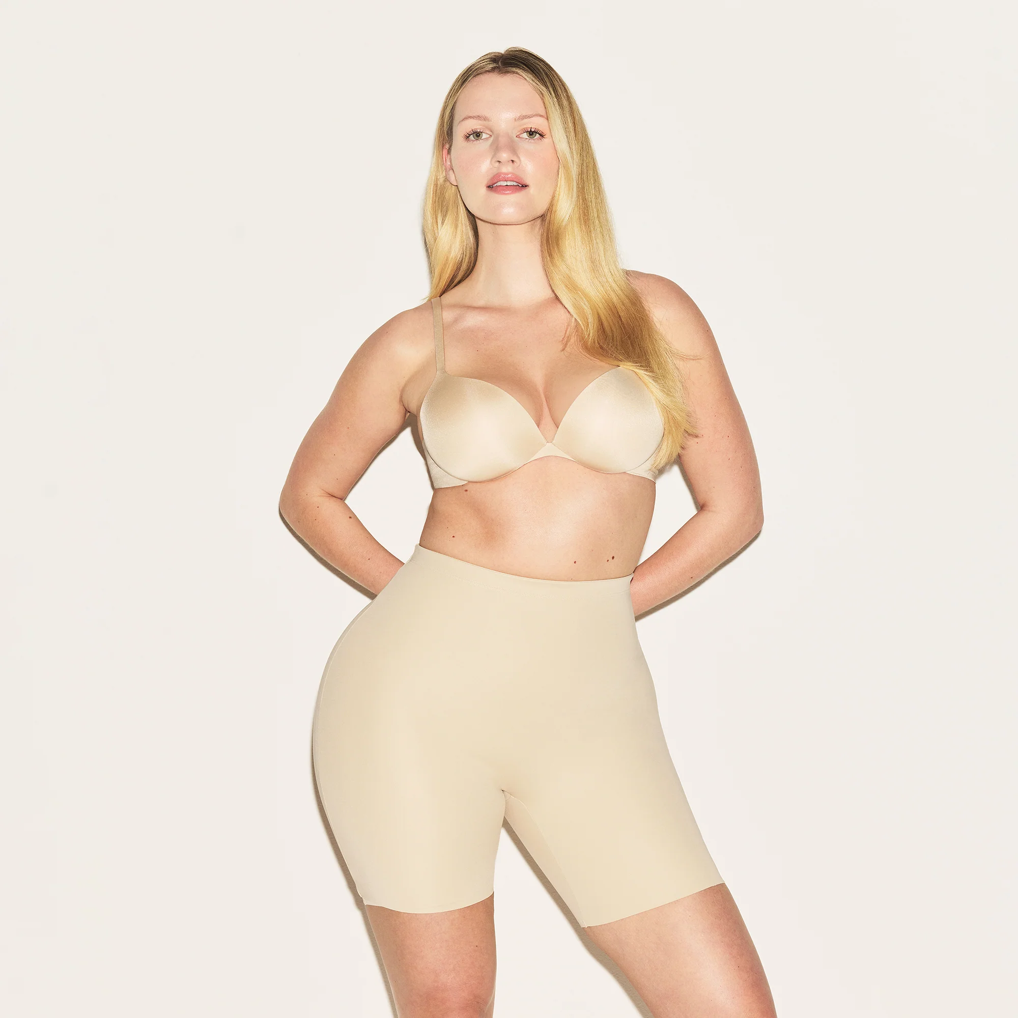 SKIMS BODY HIP ENHANCING PADDED SHORT | CLAY