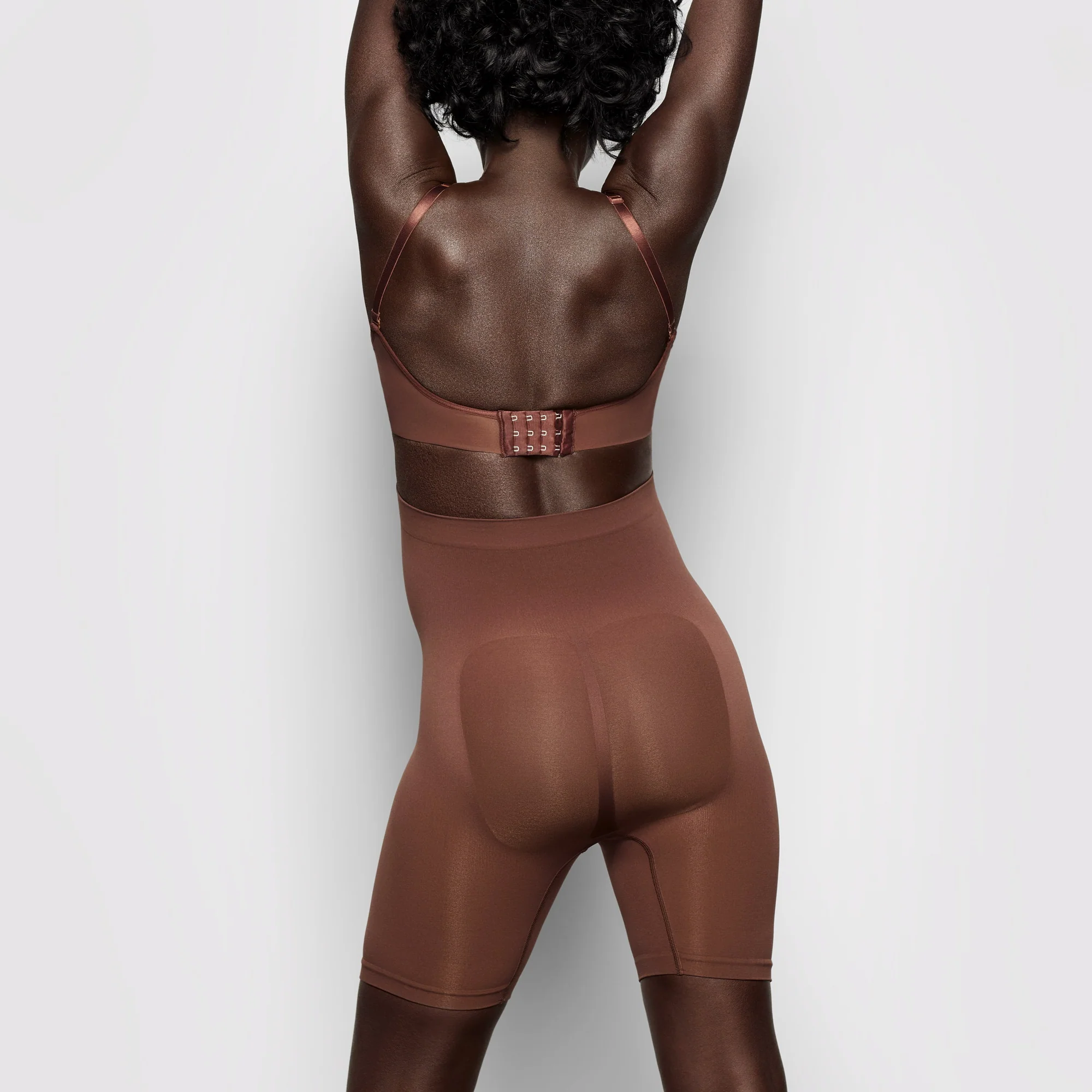 MATERNITY SCULPTING SHORT MID THIGH | ONYX