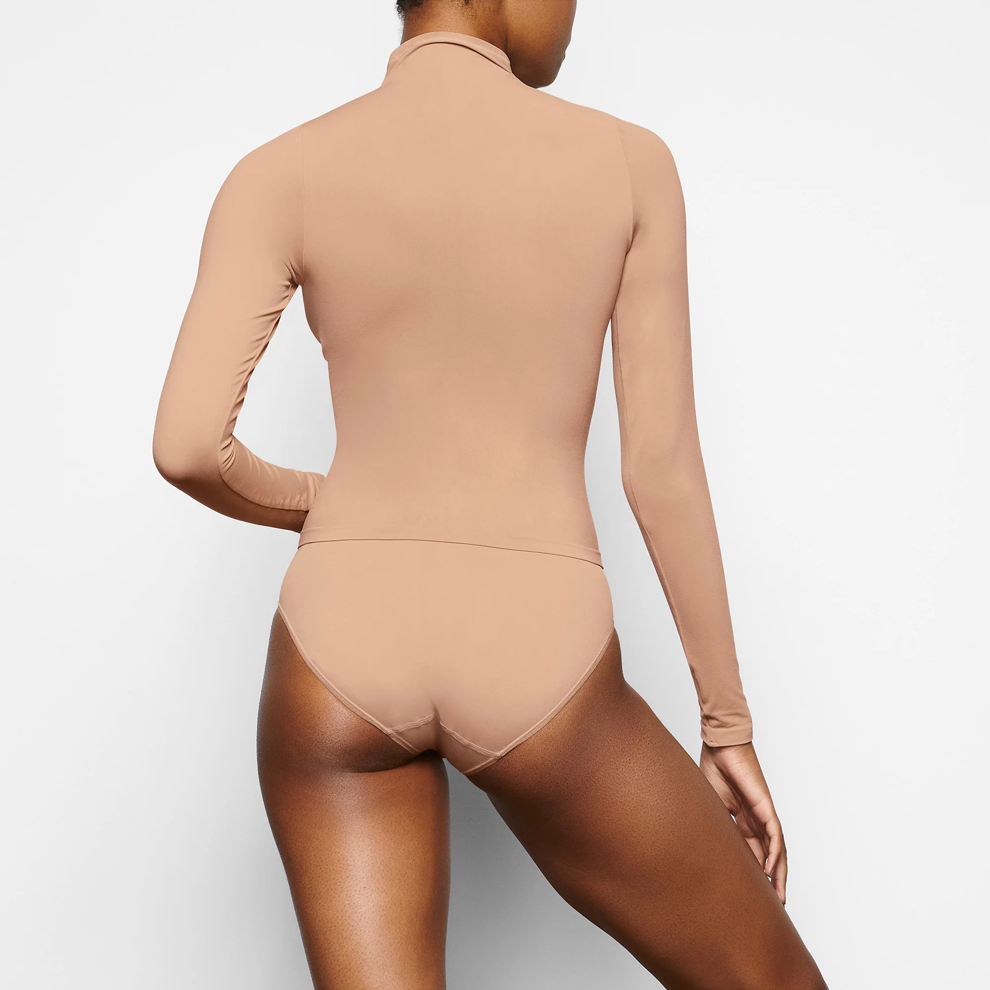 SOFT SMOOTHING SEAMLESS BRIEF | ONYX