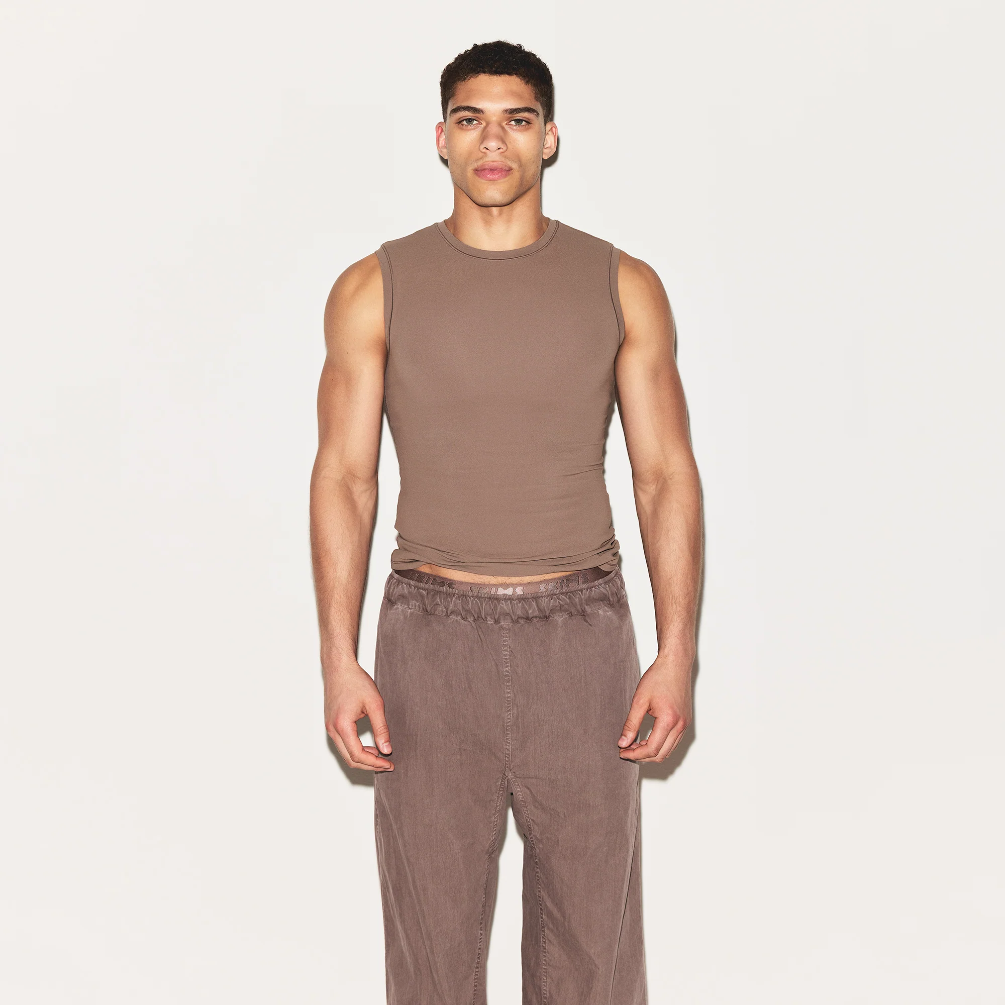 FITS EVERYBODY MENS SLIM TANK | UMBER