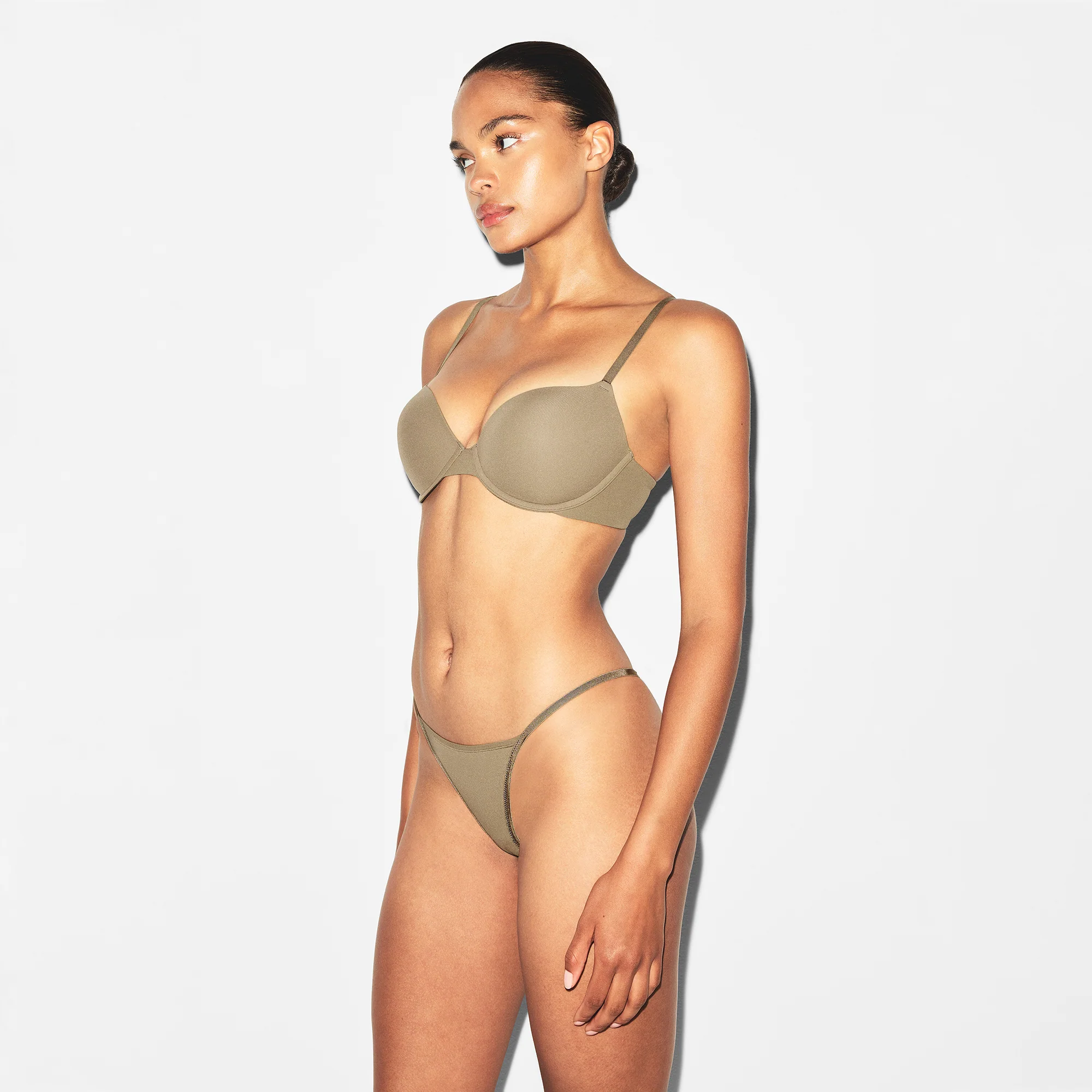 FITS EVERYBODY T-STRING THONG | TRUFFLE